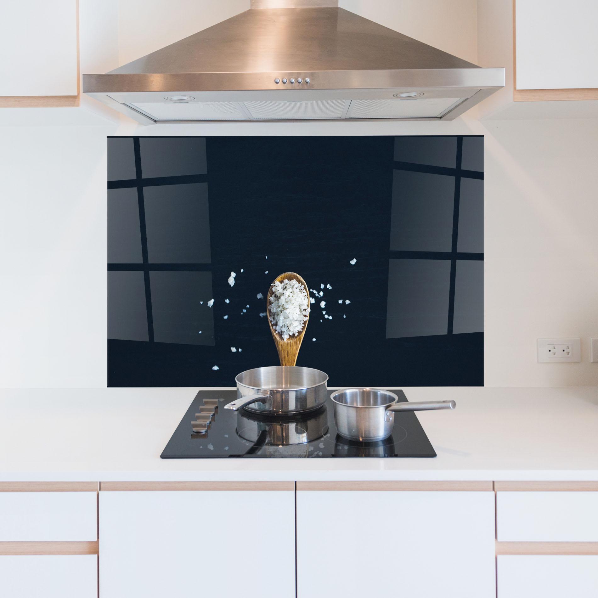 Panou Sticla Bucatarie Salt On Black mockup 5