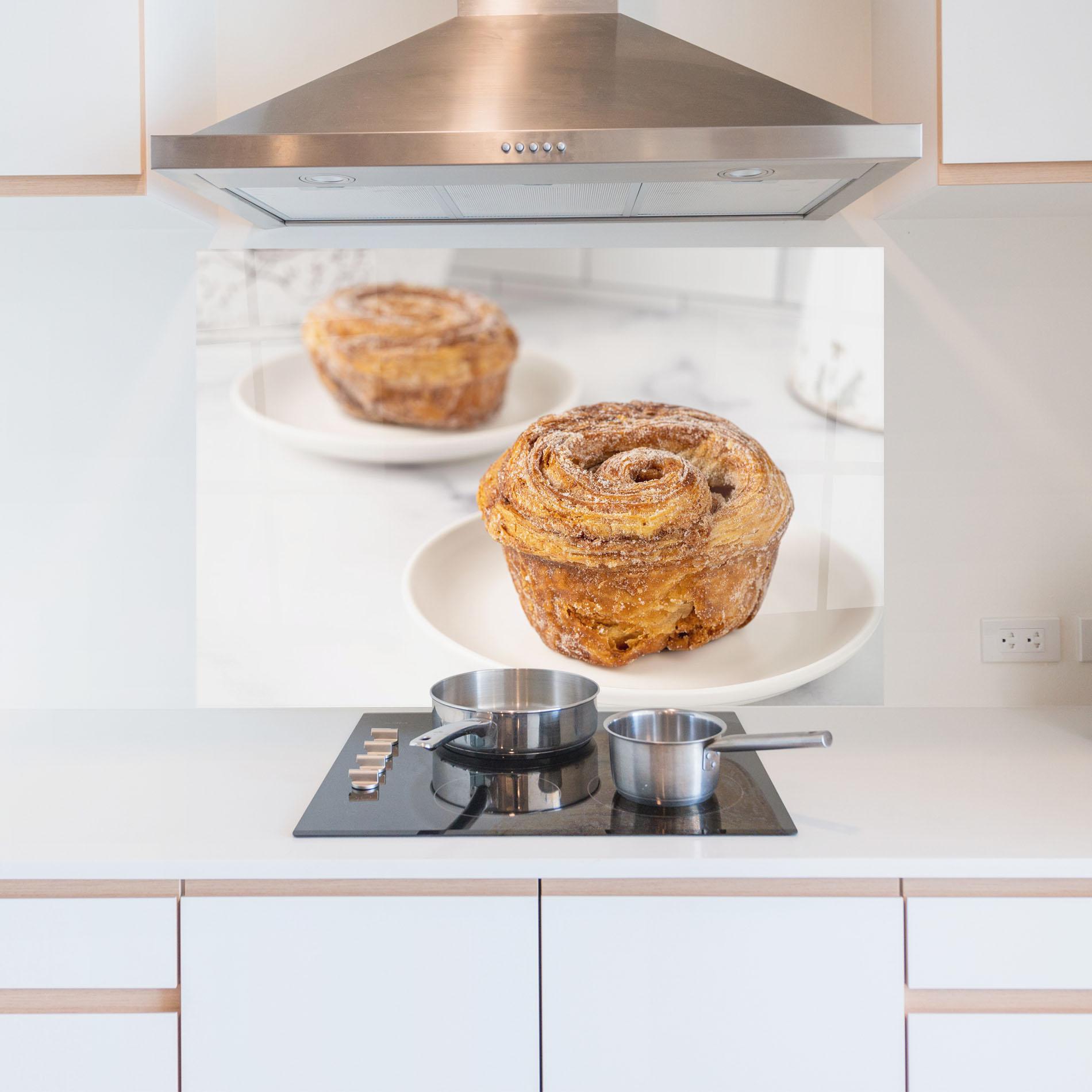 Panou Sticla Bucatarie Cinnamon Roll mockup 5