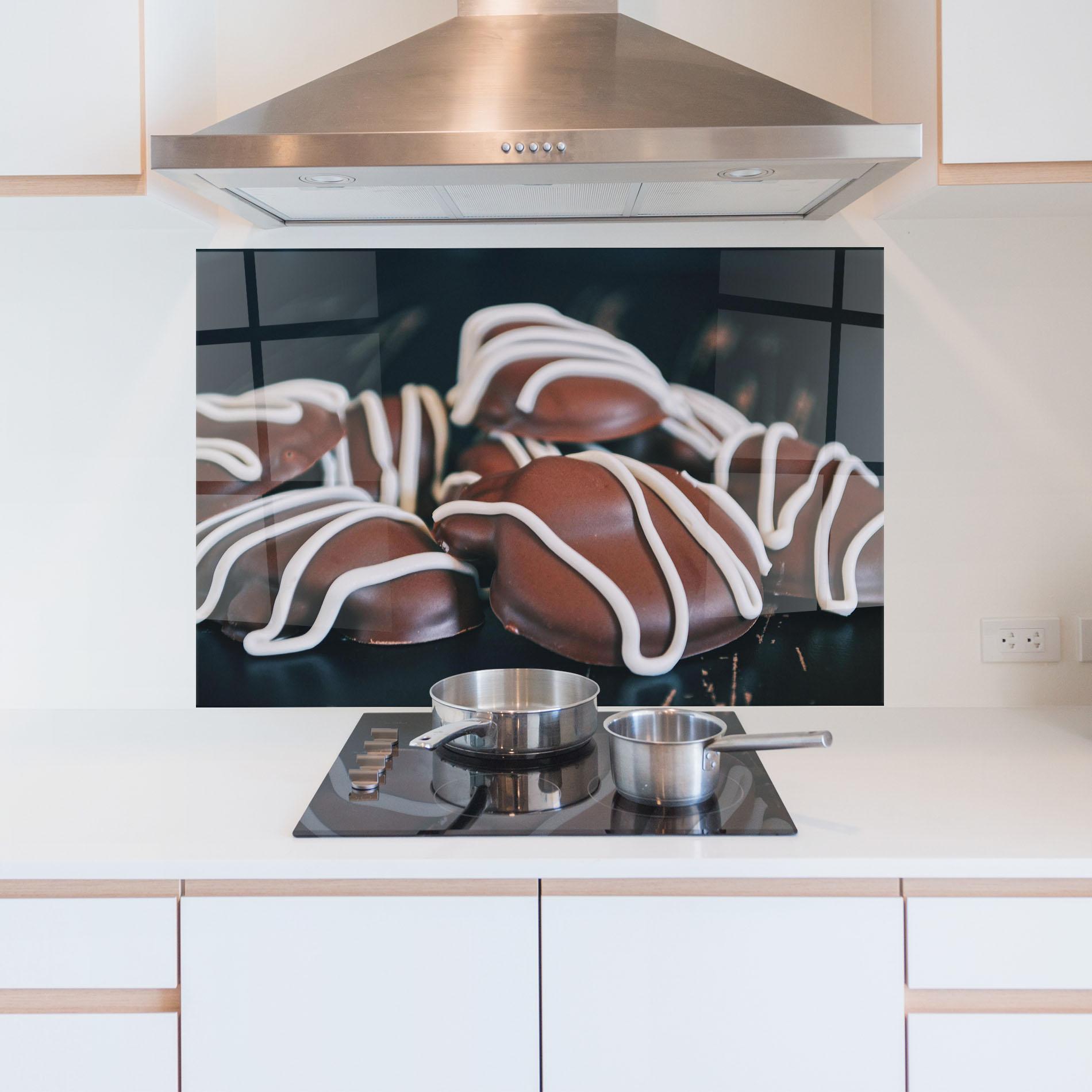 Panou Sticla Bucatarie Heart Shaped Chocolate mockup 5