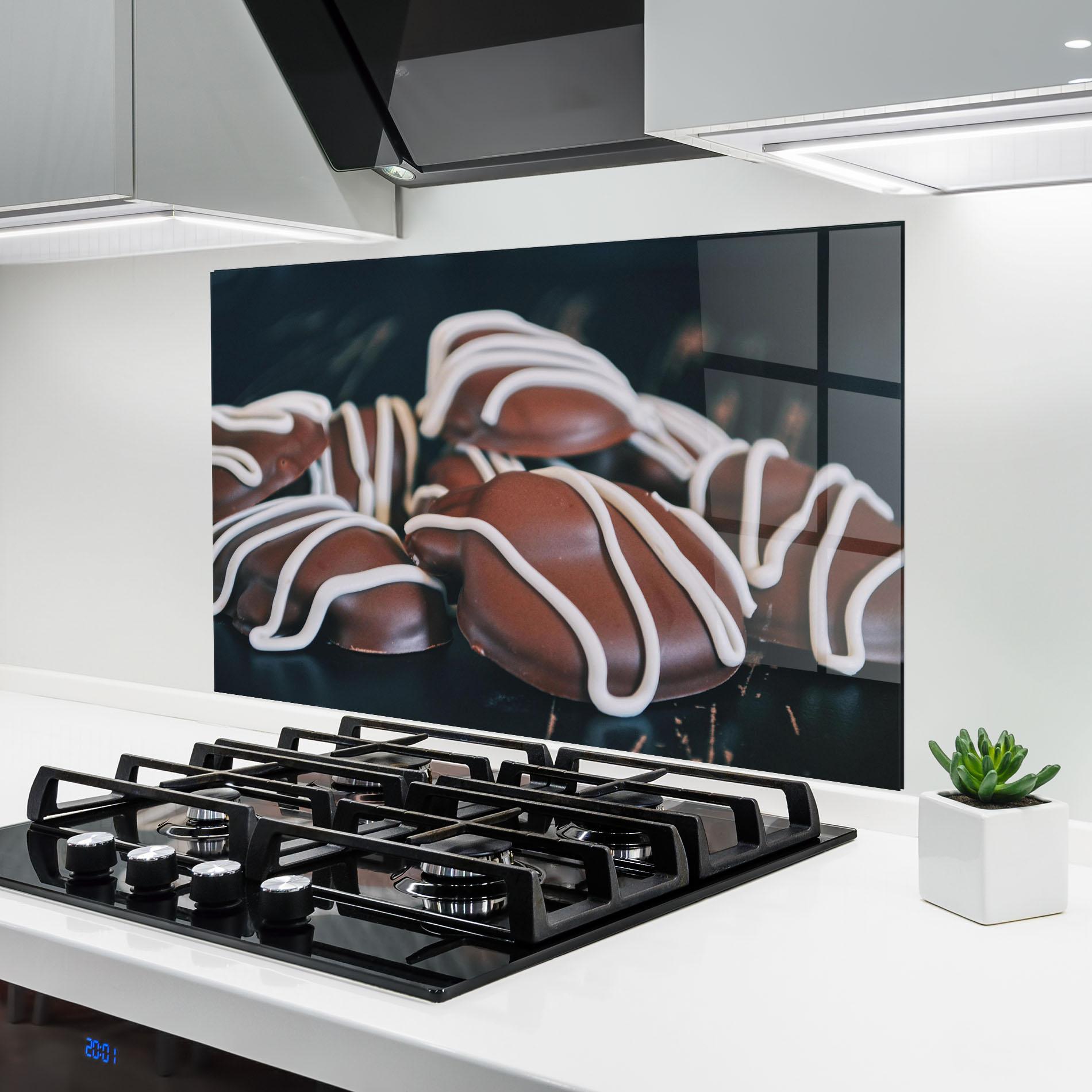 Panou Sticla Bucatarie Heart Shaped Chocolate mockup 6