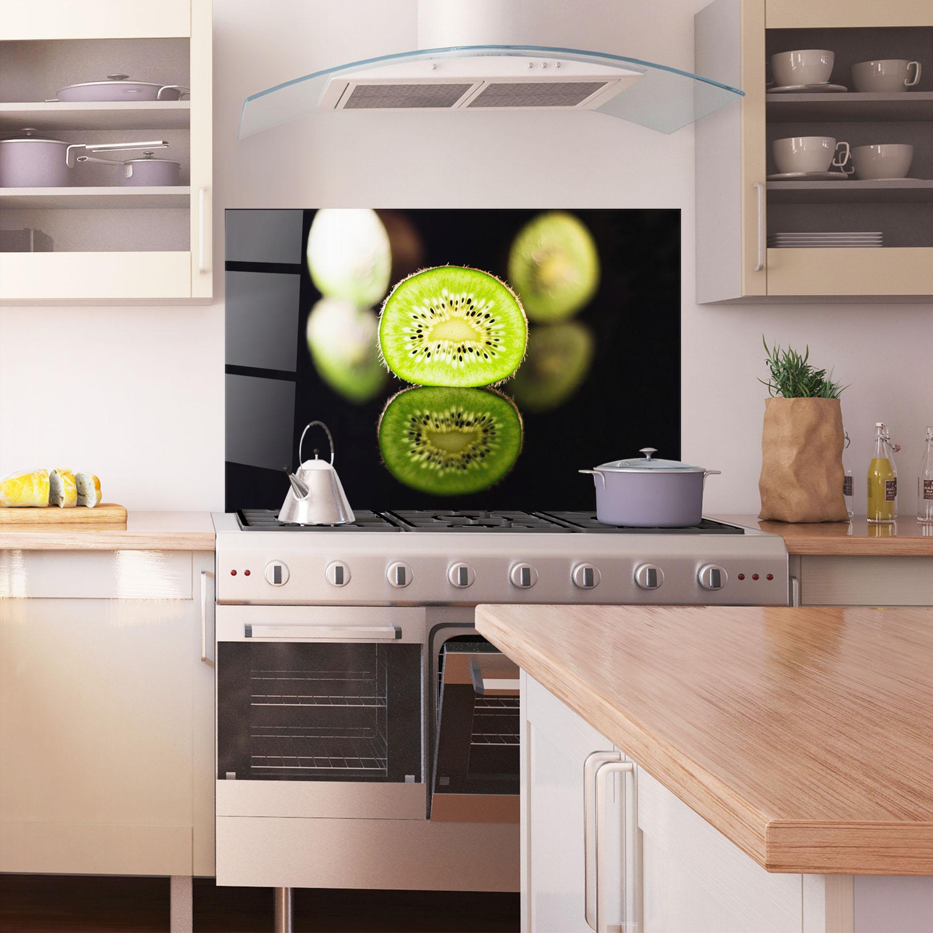 Panou Sticla Bucatarie Light On Kiwi Slice mockup 1