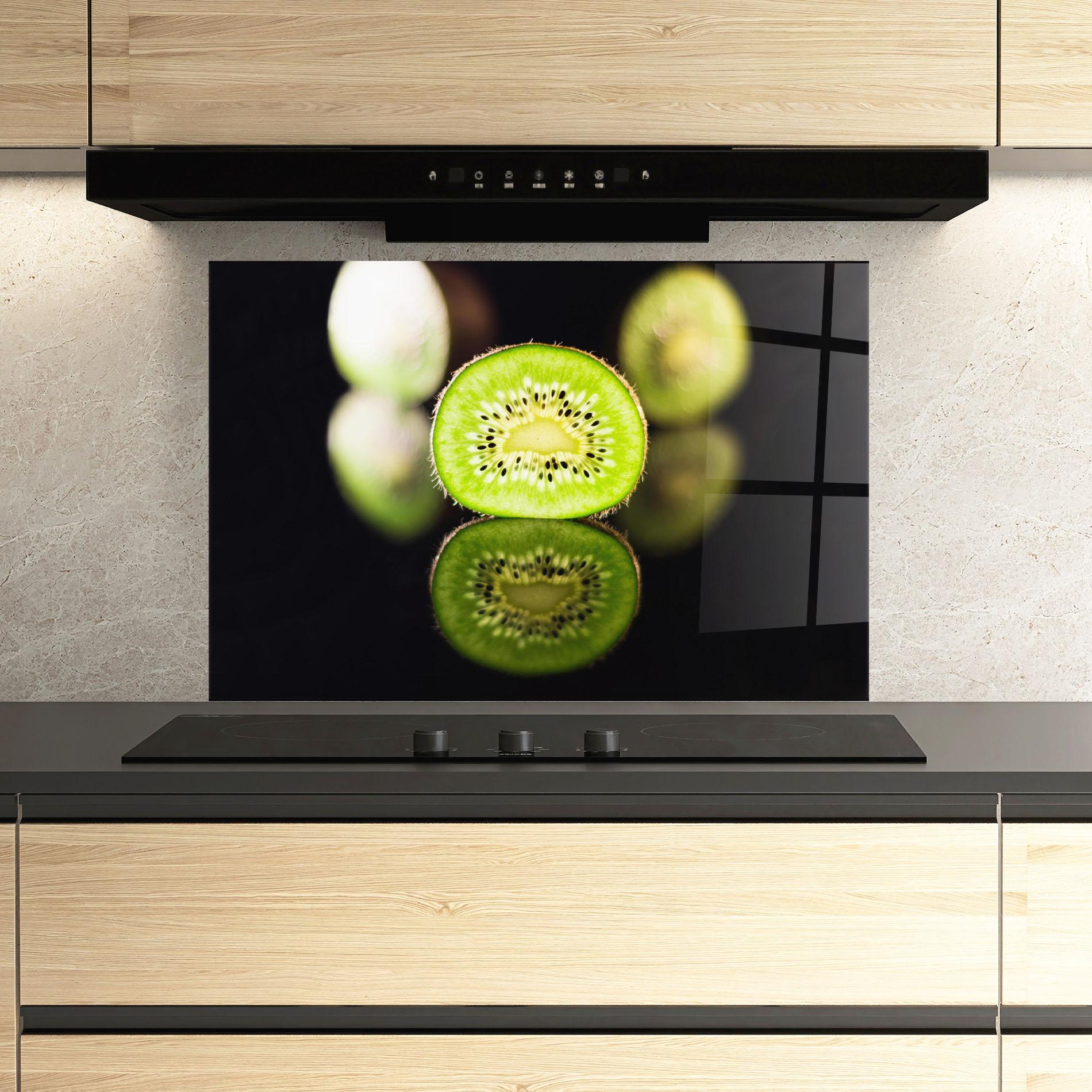 Panou Sticla Bucatarie Light On Kiwi Slice mockup 3