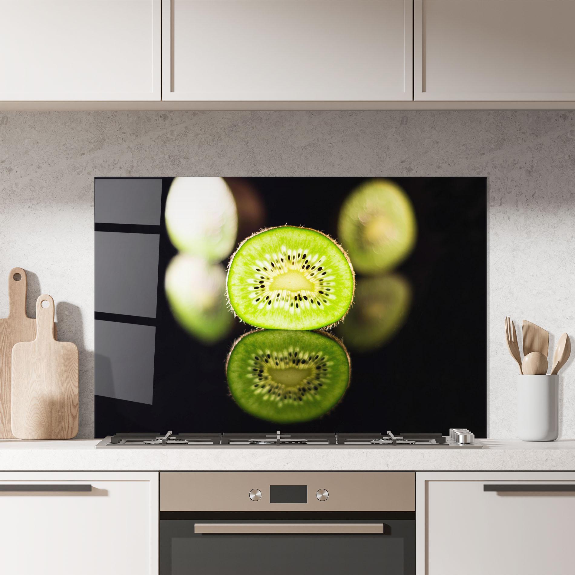 Panou Sticla Bucatarie Light On Kiwi Slice mockup 7