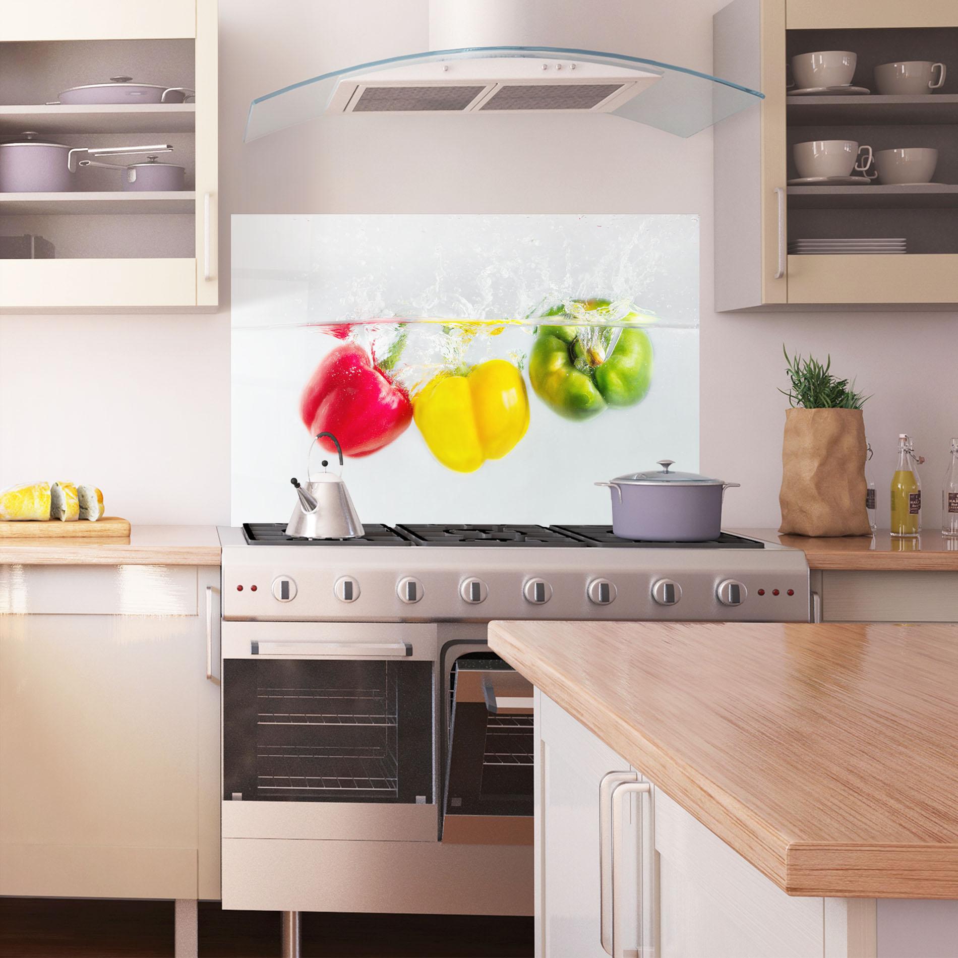 Panou Sticla Bucatarie Bellpepper In Water mockup 1