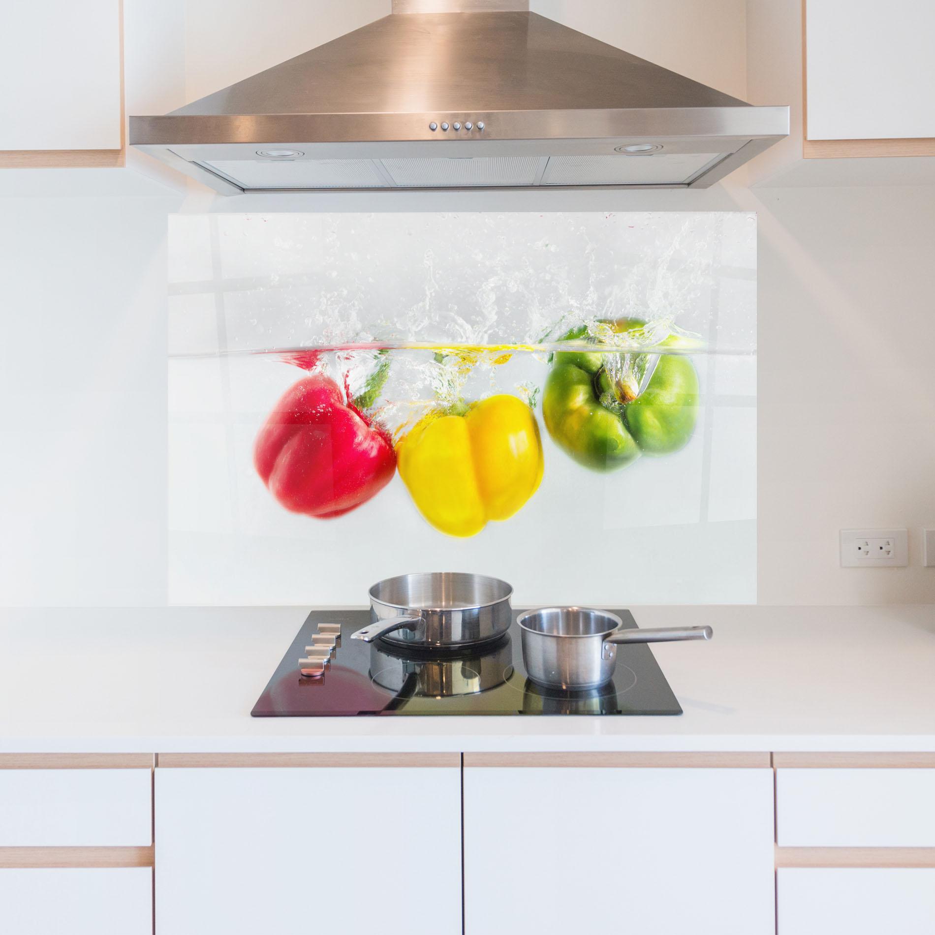 Panou Sticla Bucatarie Bellpepper In Water mockup 5