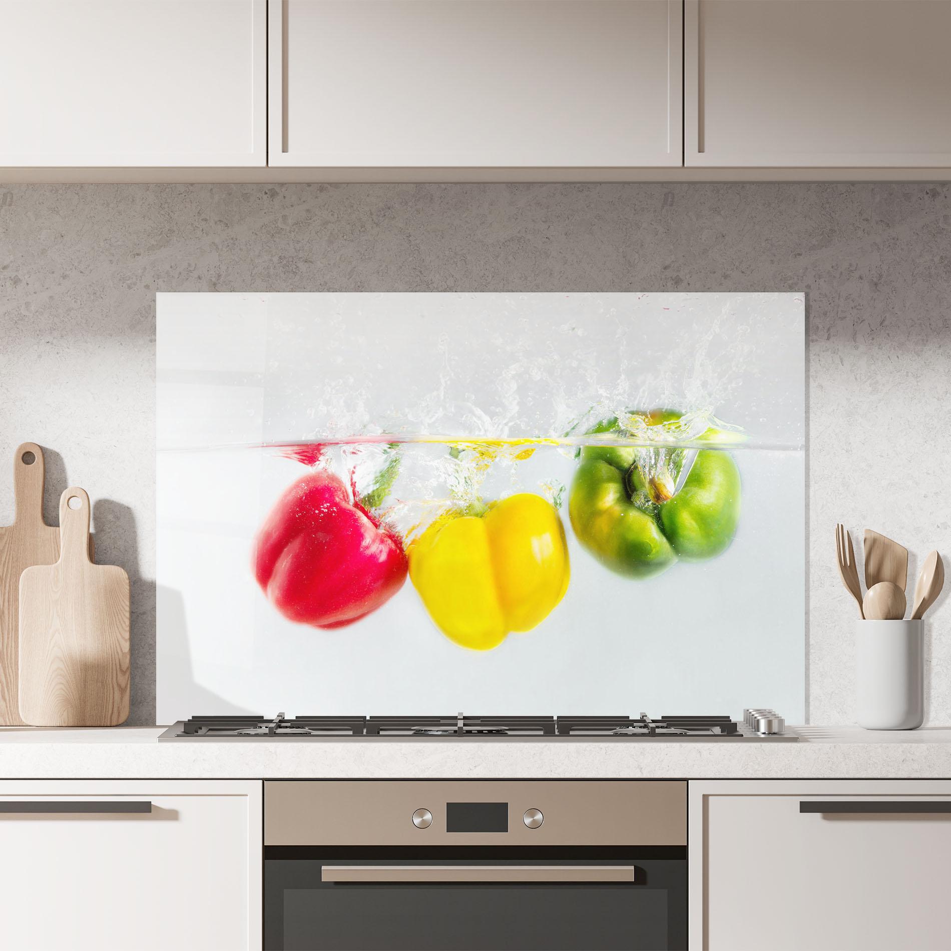 Panou Sticla Bucatarie Bellpepper In Water mockup 7