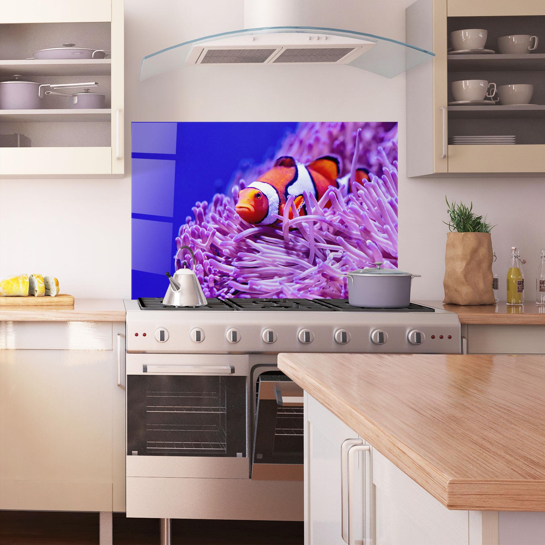 Panou Sticla Bucatarie Angry Nemo mockup 1