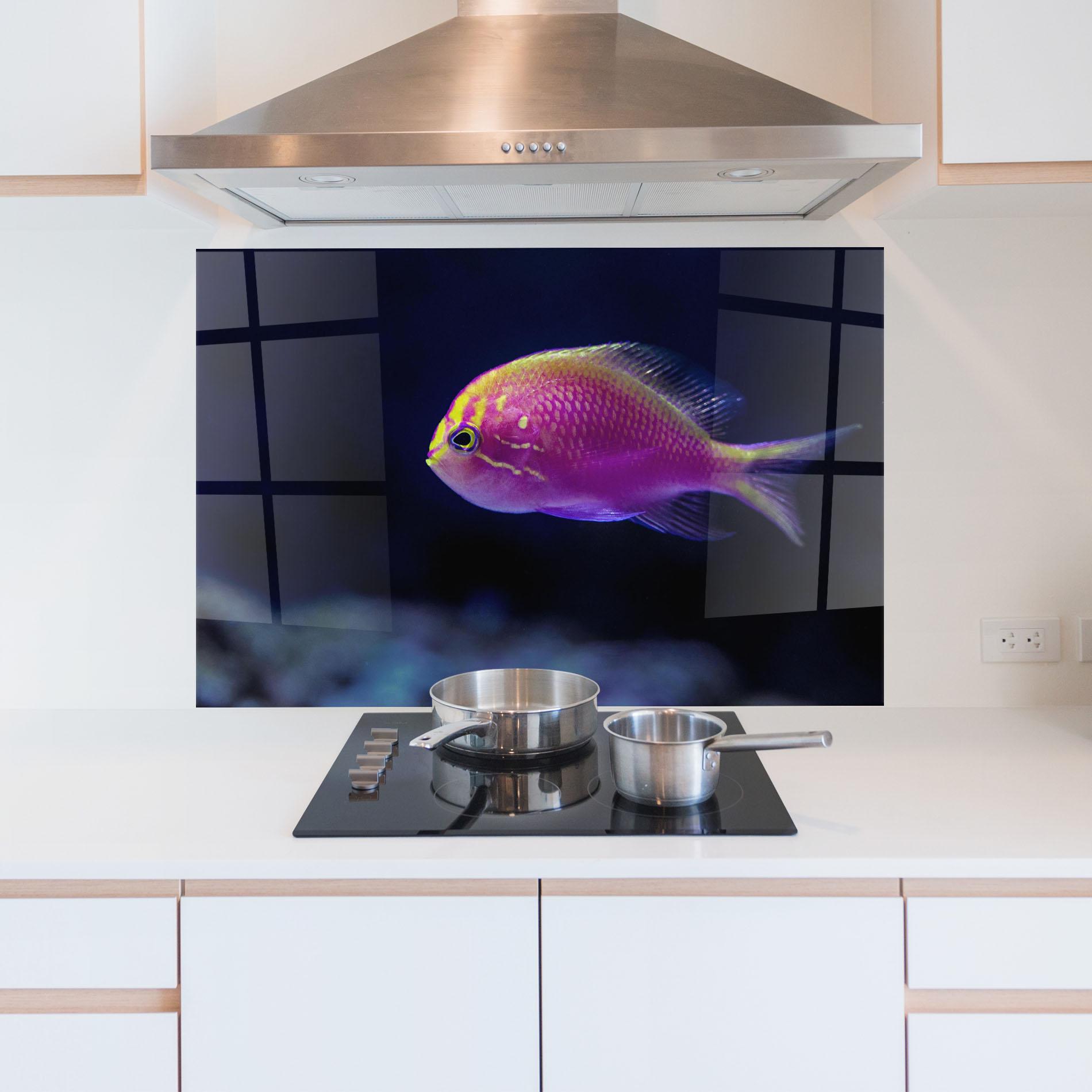 Panou Sticla Bucatarie Angry Pink Fish mockup 5