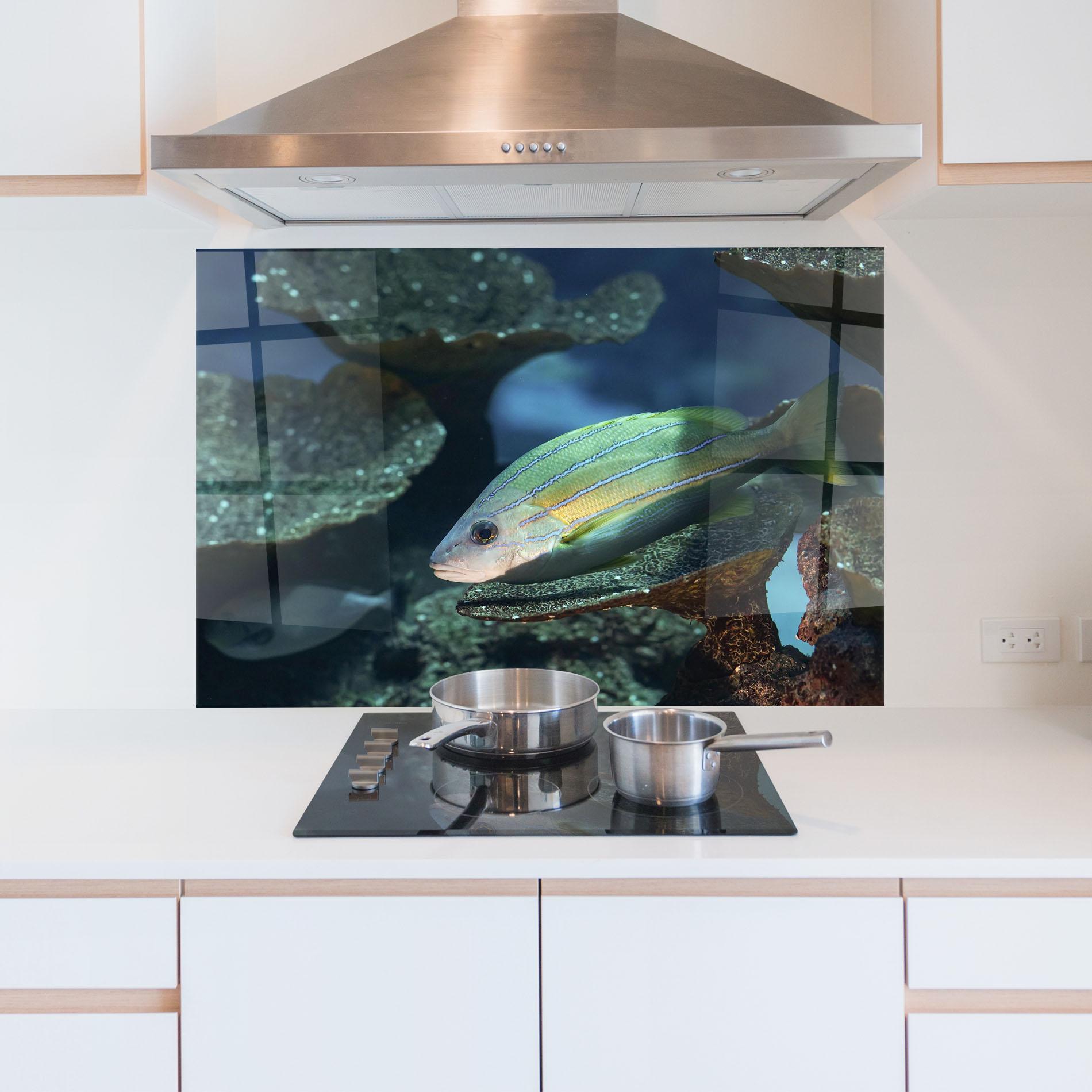 Panou Sticla Bucatarie Green Gold Fish mockup 5