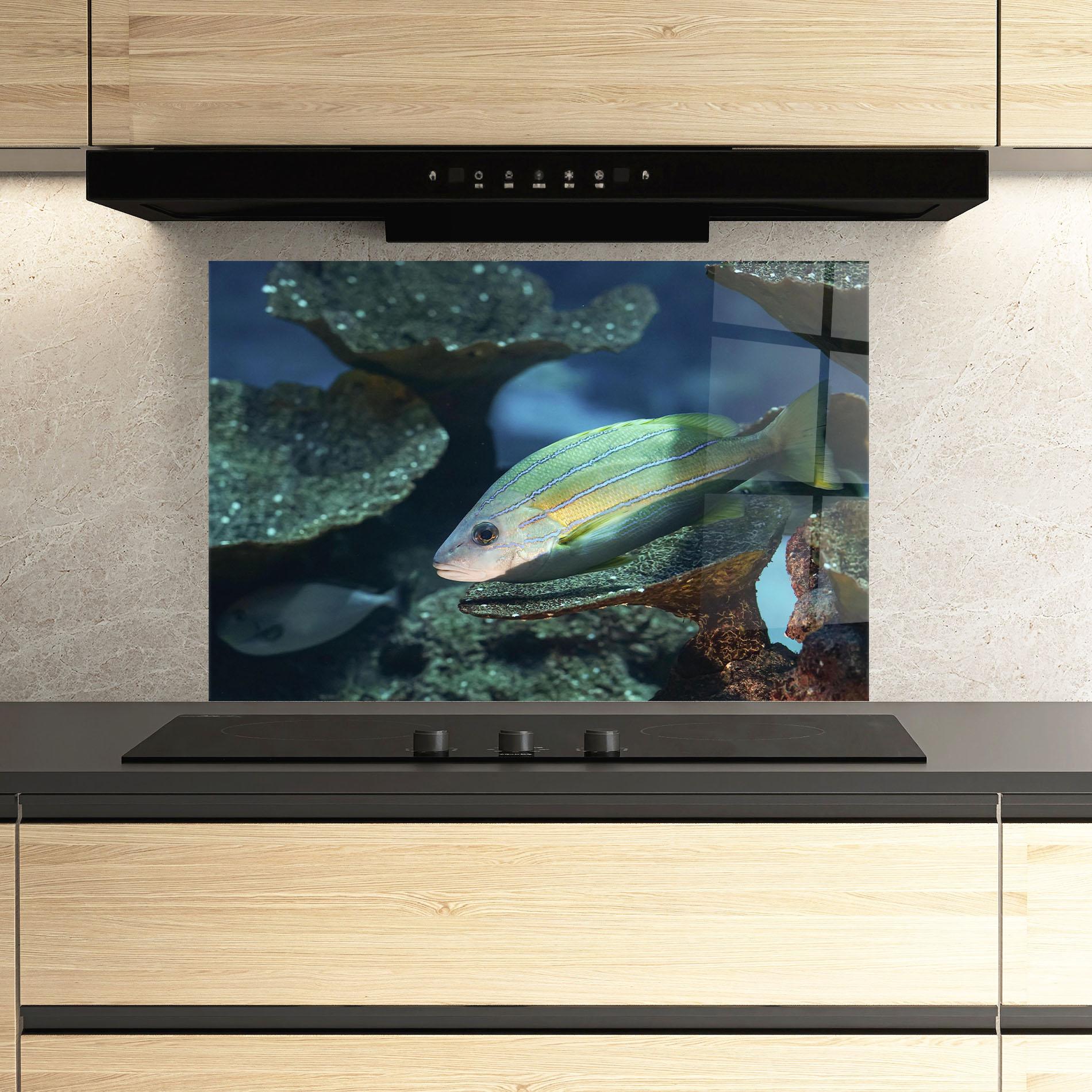 Panou Sticla Bucatarie Green Gold Fish mockup 3