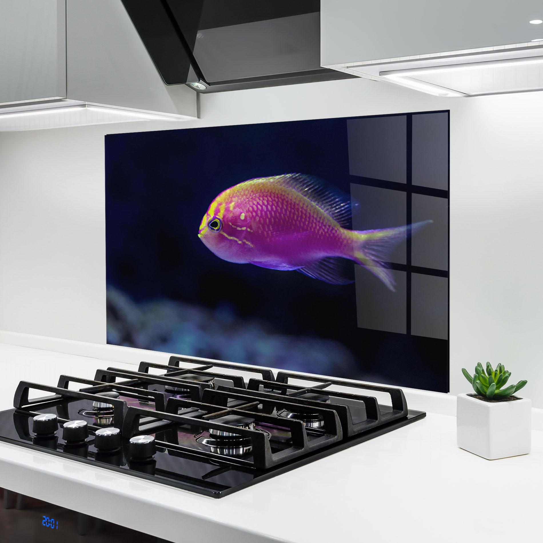 Panou Sticla Bucatarie Angry Pink Fish mockup 6