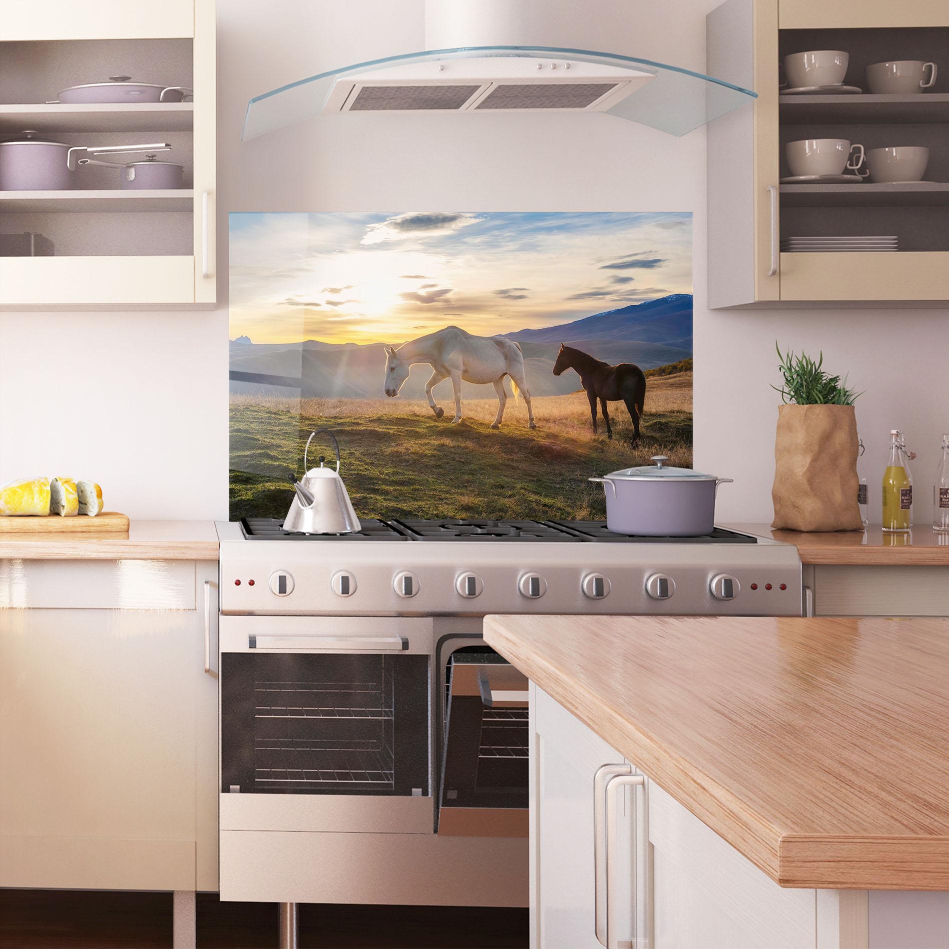 Panou Sticla Bucatarie Mountain White Horse mockup 1