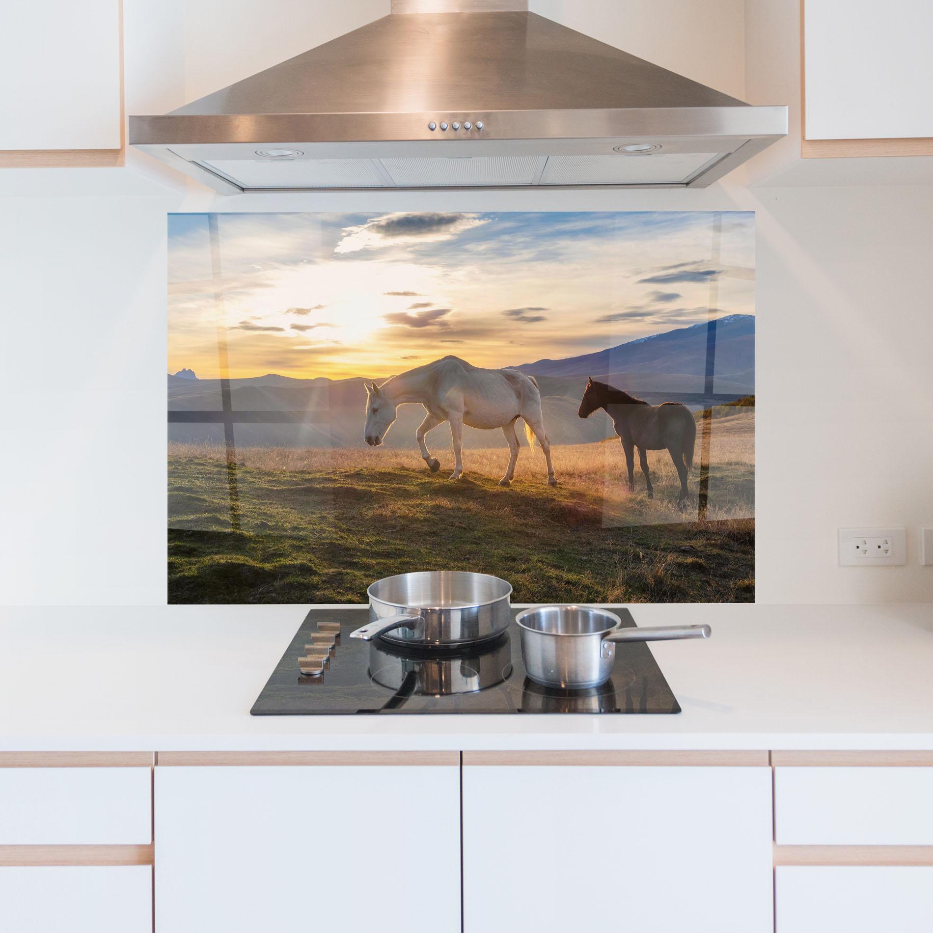 Panou Sticla Bucatarie Mountain White Horse mockup 5