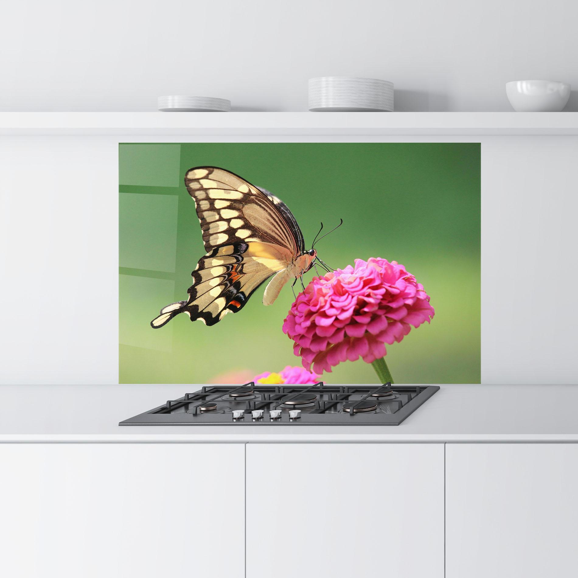 Panou Sticla Bucatarie Cute Cream Butterfly mockup 9