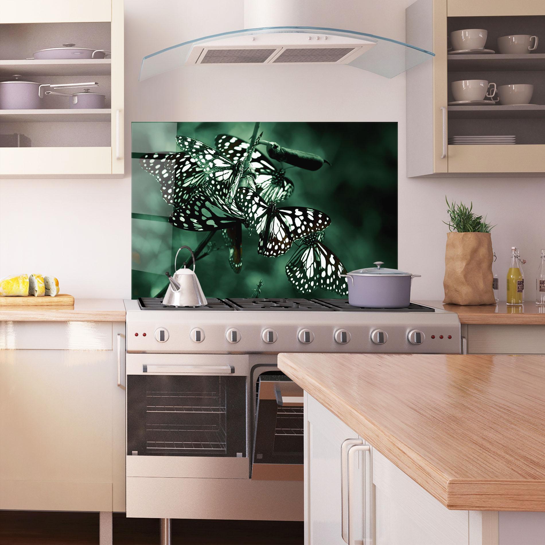 Panou Sticla Bucatarie Black White Butterflies mockup 1