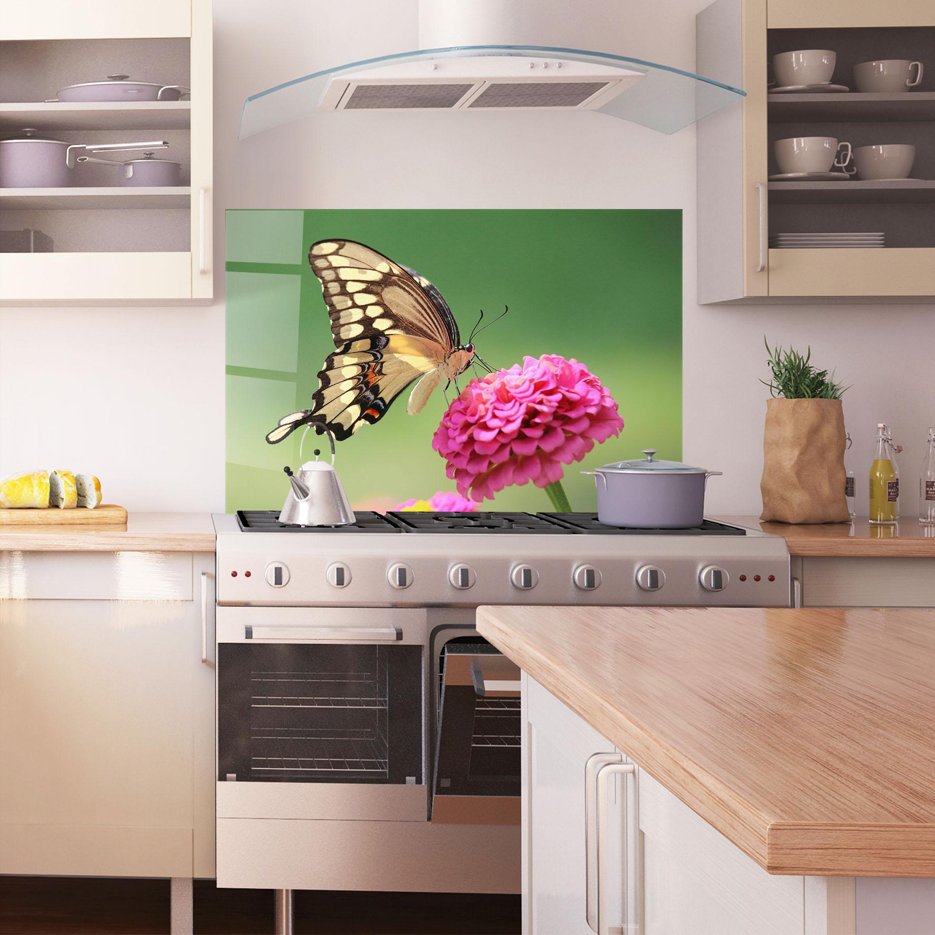 Panou Sticla Bucatarie Cute Cream Butterfly mockup 1