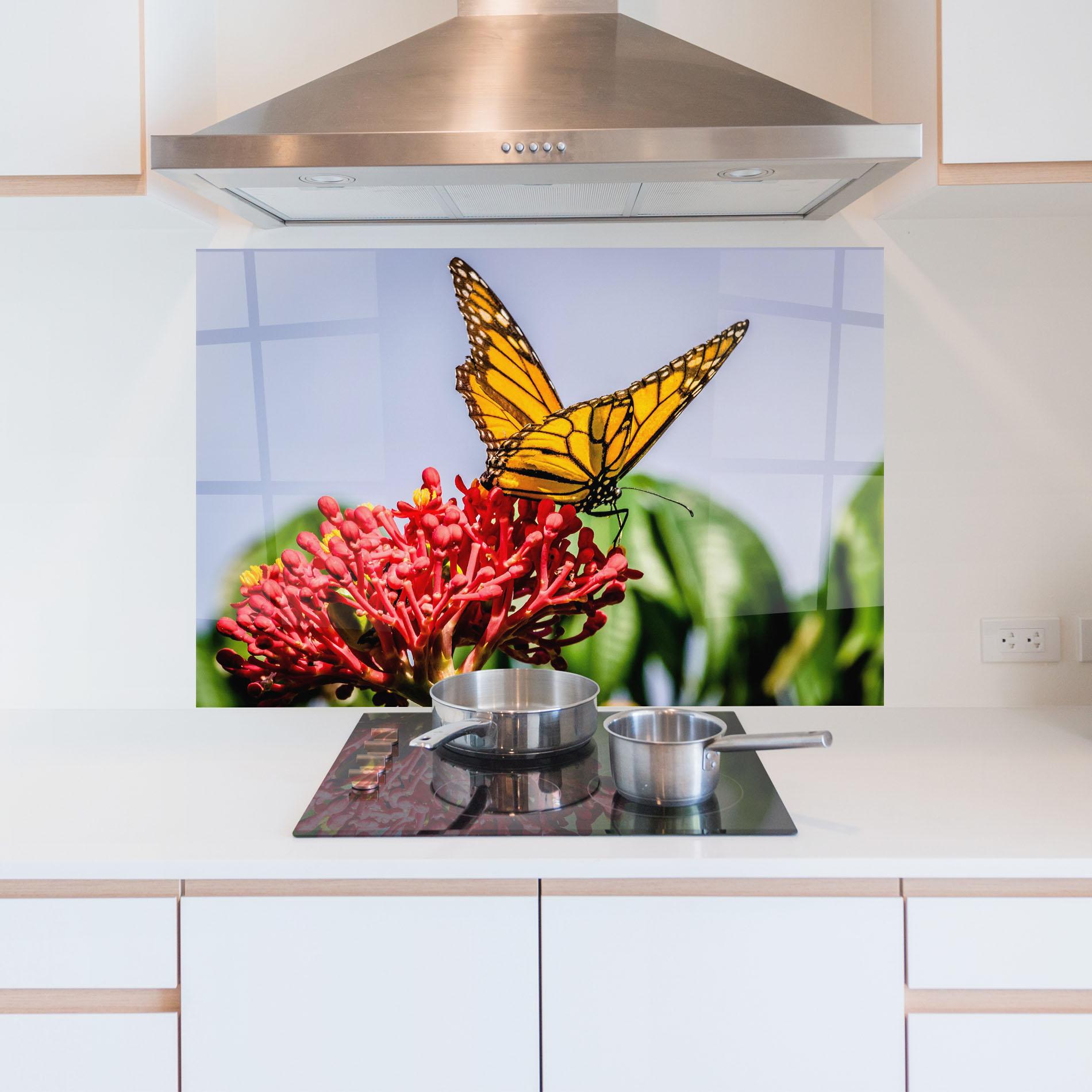 Panou Sticla Bucatarie Butterfly On Red Flower mockup 5