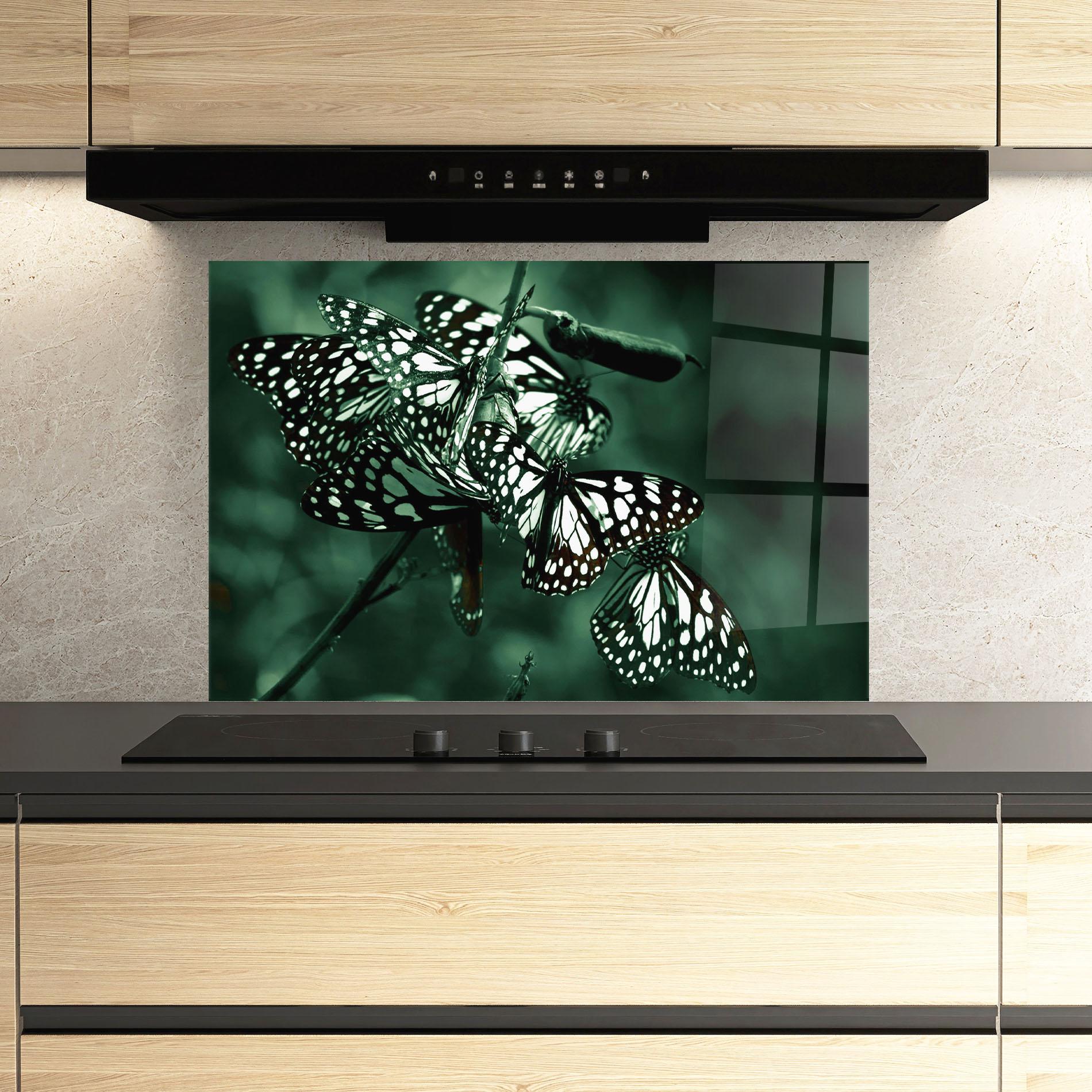 Panou Sticla Bucatarie Black White Butterflies mockup 3