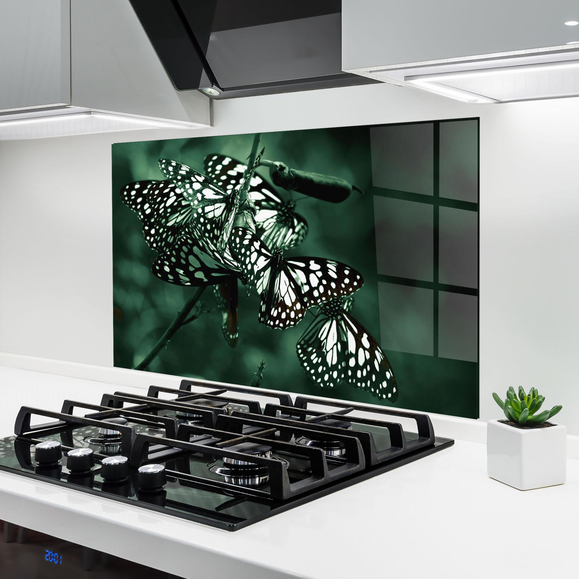 Panou Sticla Bucatarie Black White Butterflies mockup 6