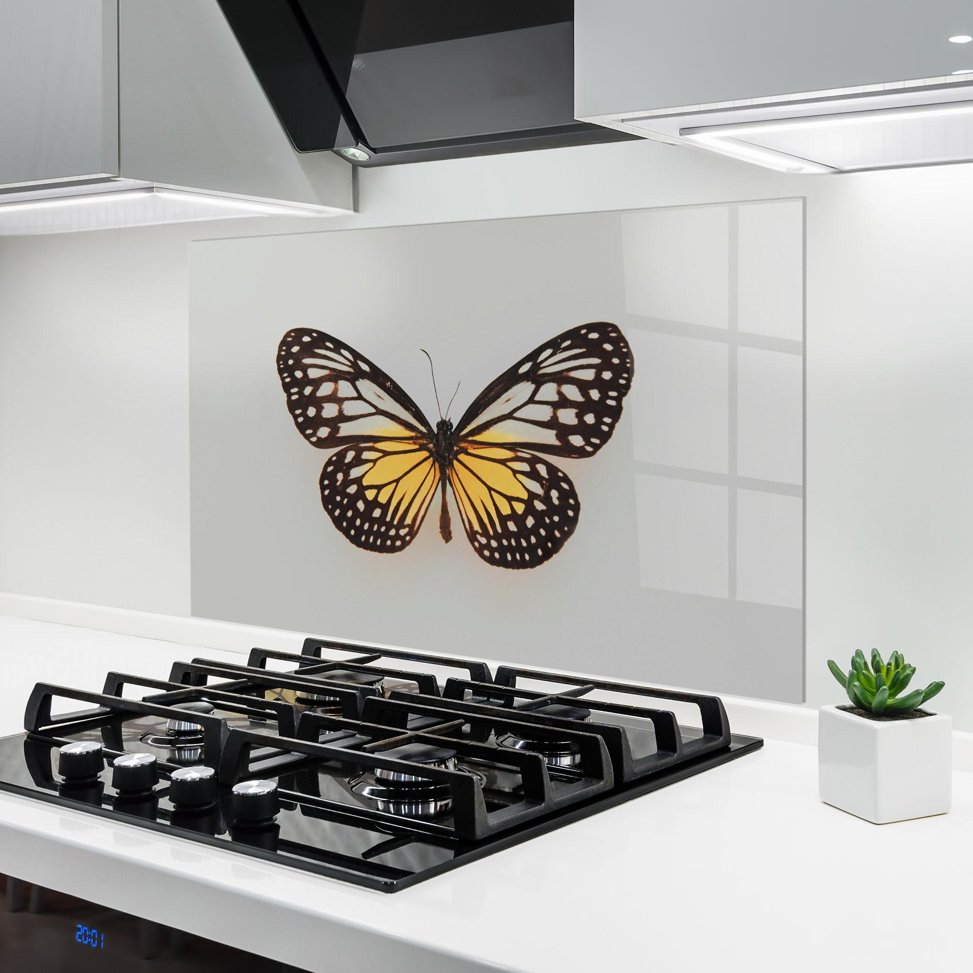 Panou Sticla Bucatarie Butterfly On Grey mockup 6