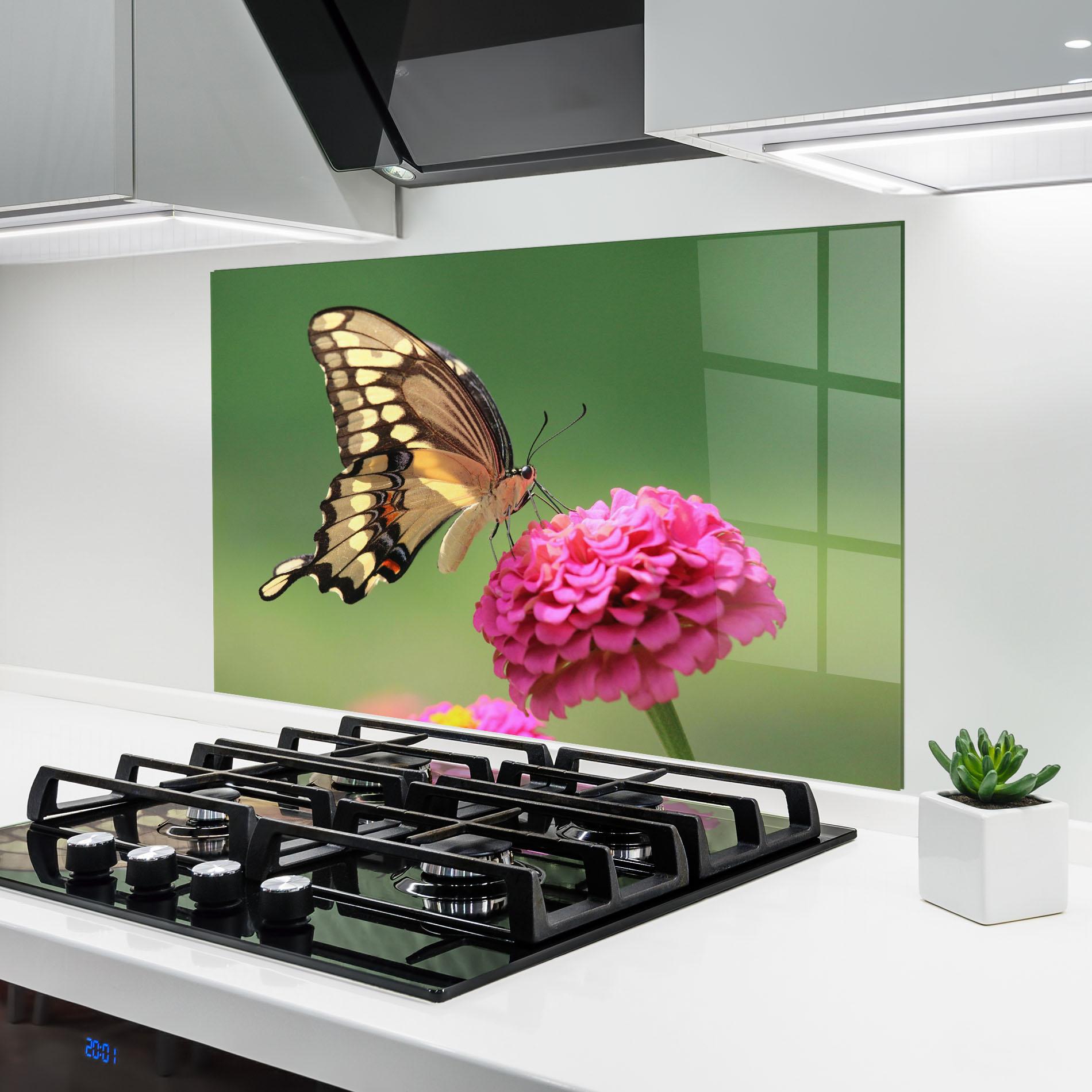 Panou Sticla Bucatarie Cute Cream Butterfly mockup 6