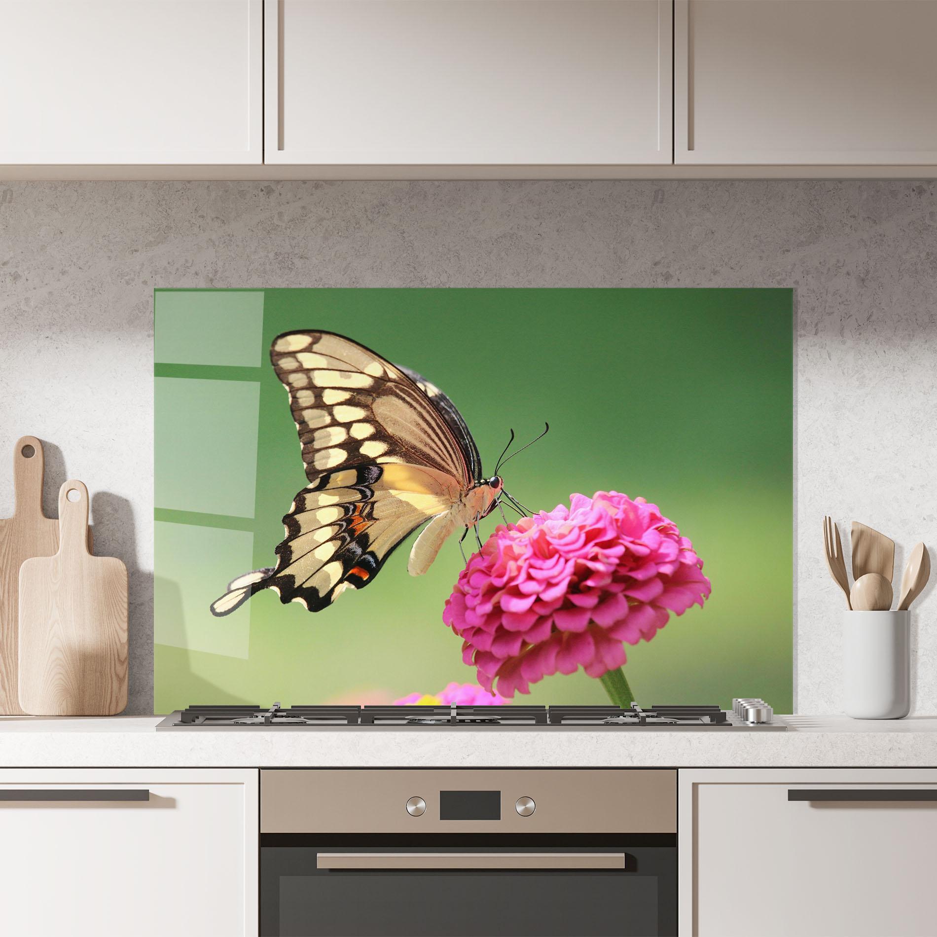 Panou Sticla Bucatarie Cute Cream Butterfly mockup 7