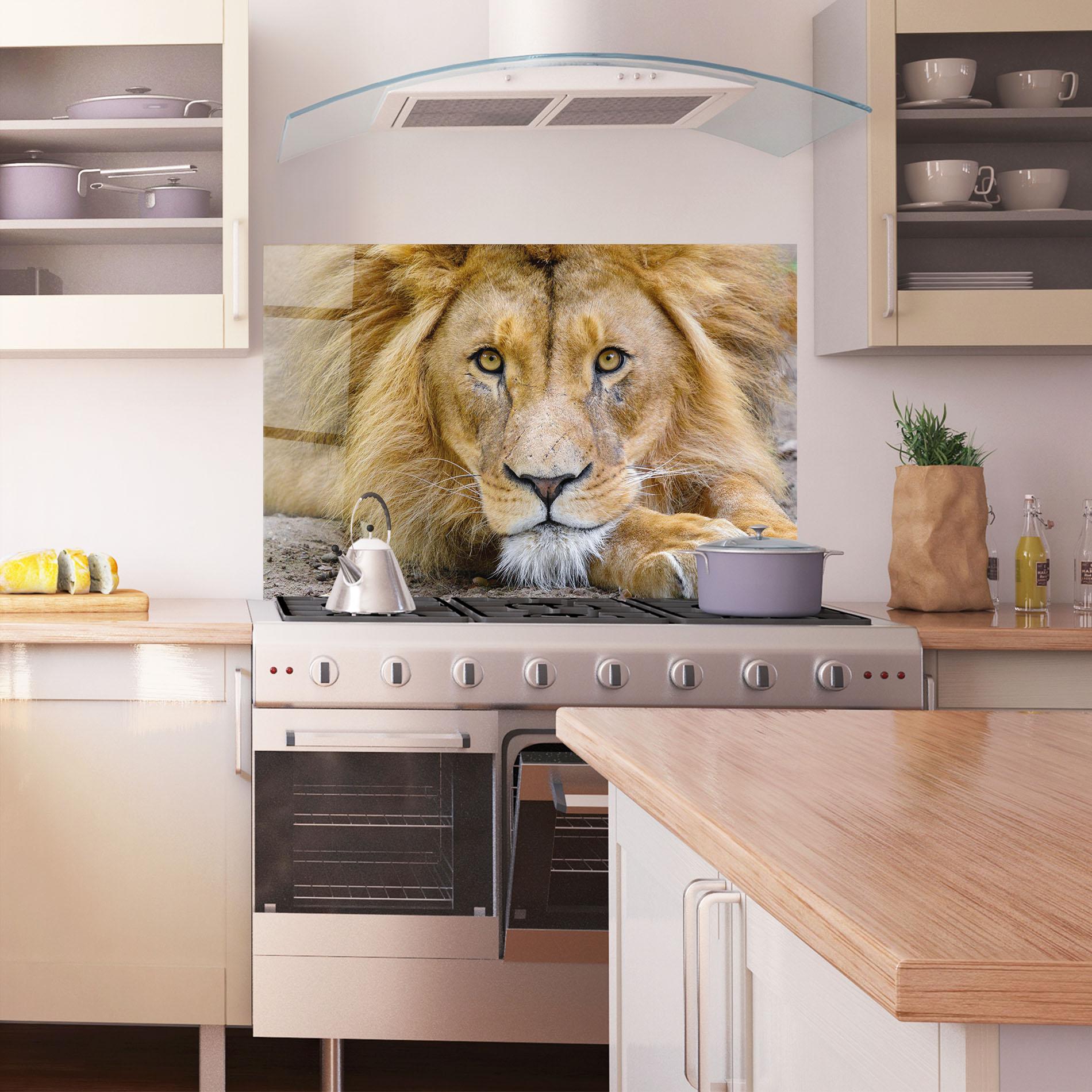 Panou Sticla Bucatarie Lion Looking mockup 1