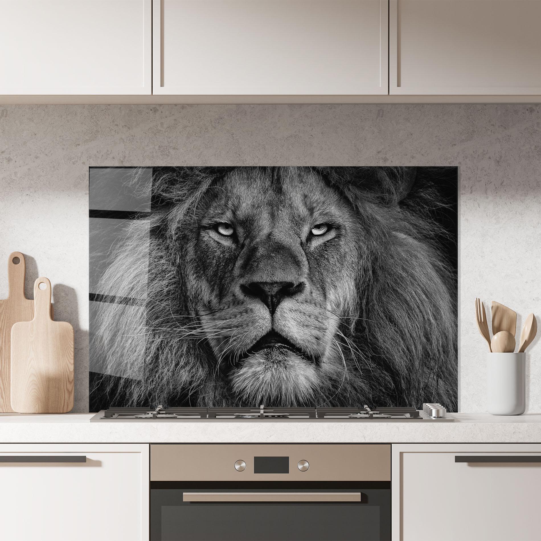 Panou Sticla Bucatarie Powerful Male Lion mockup 7