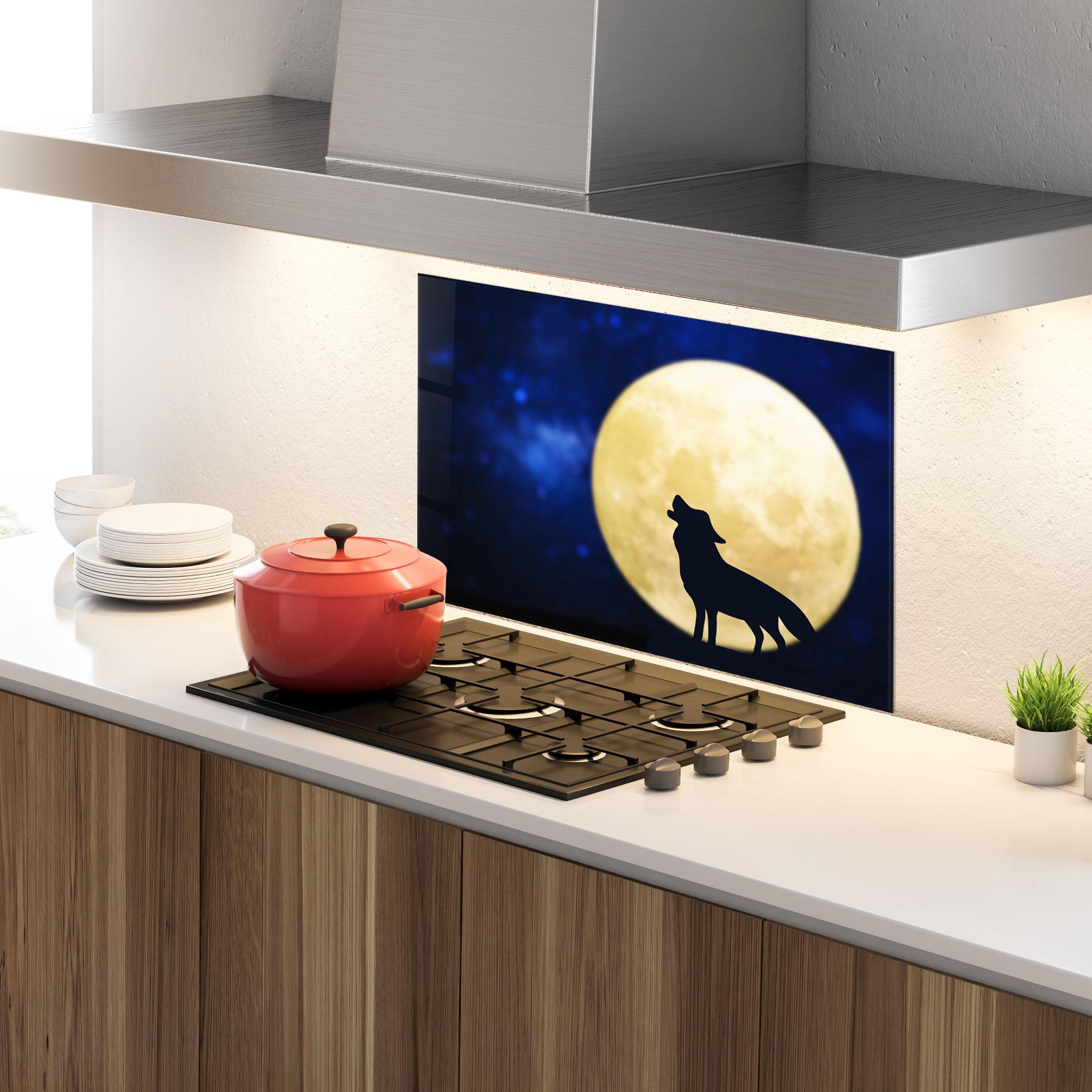 Panou Sticla Bucatarie Howling Wolf Silhouette mockup 4