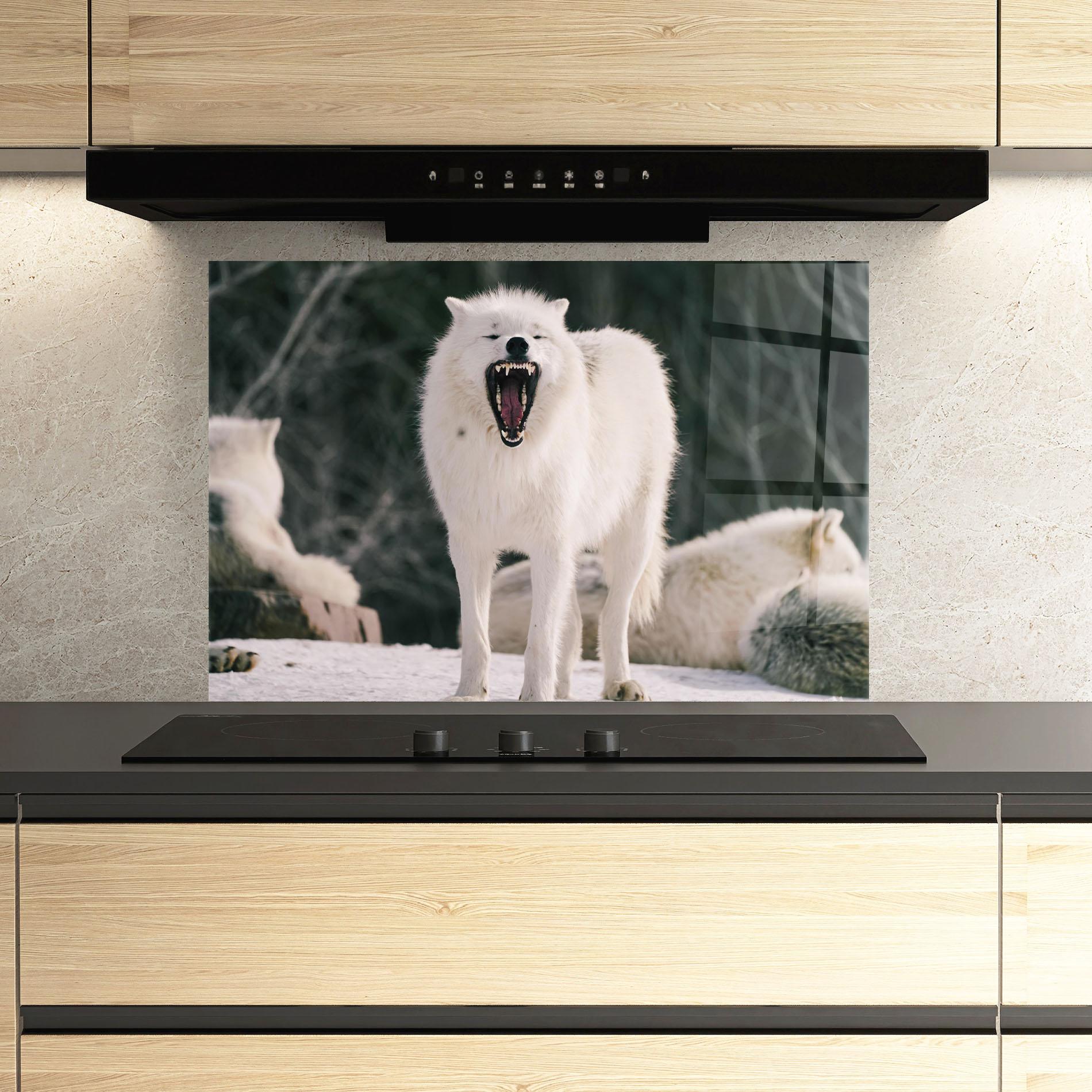 Panou Sticla Bucatarie Laughing White Wolf mockup 3