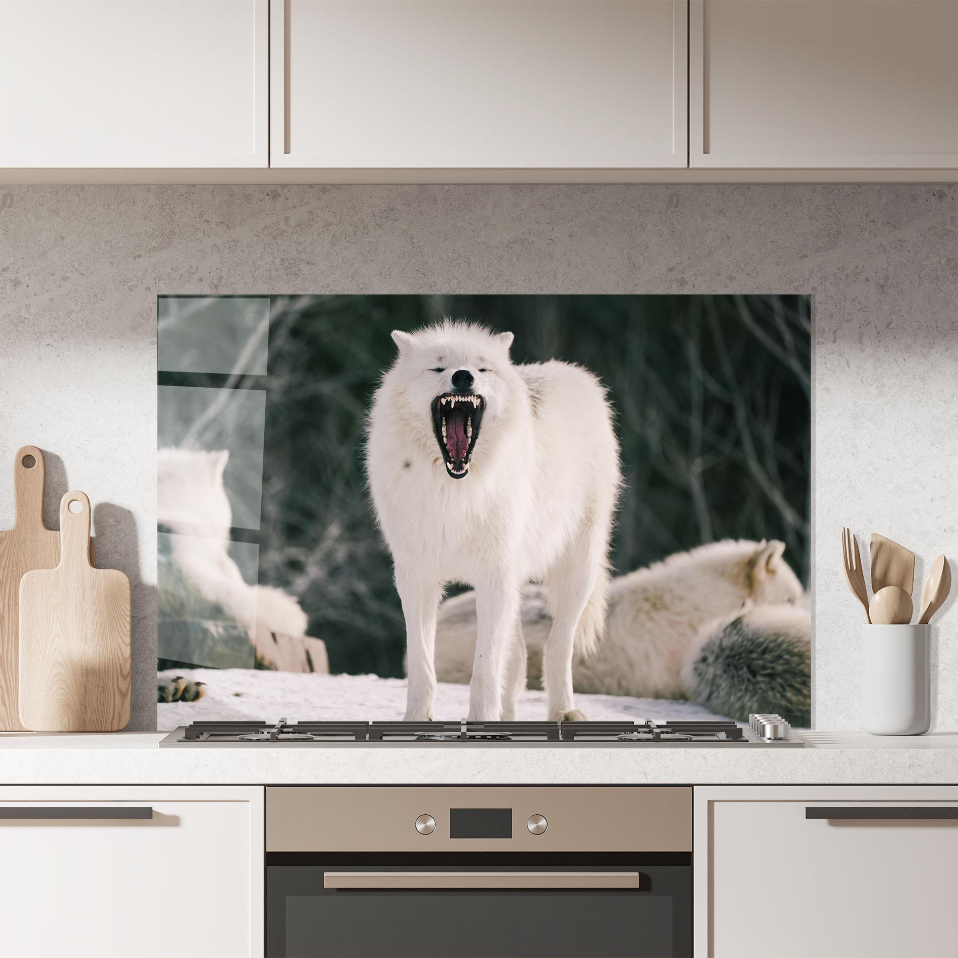 Panou Sticla Bucatarie Laughing White Wolf mockup 7