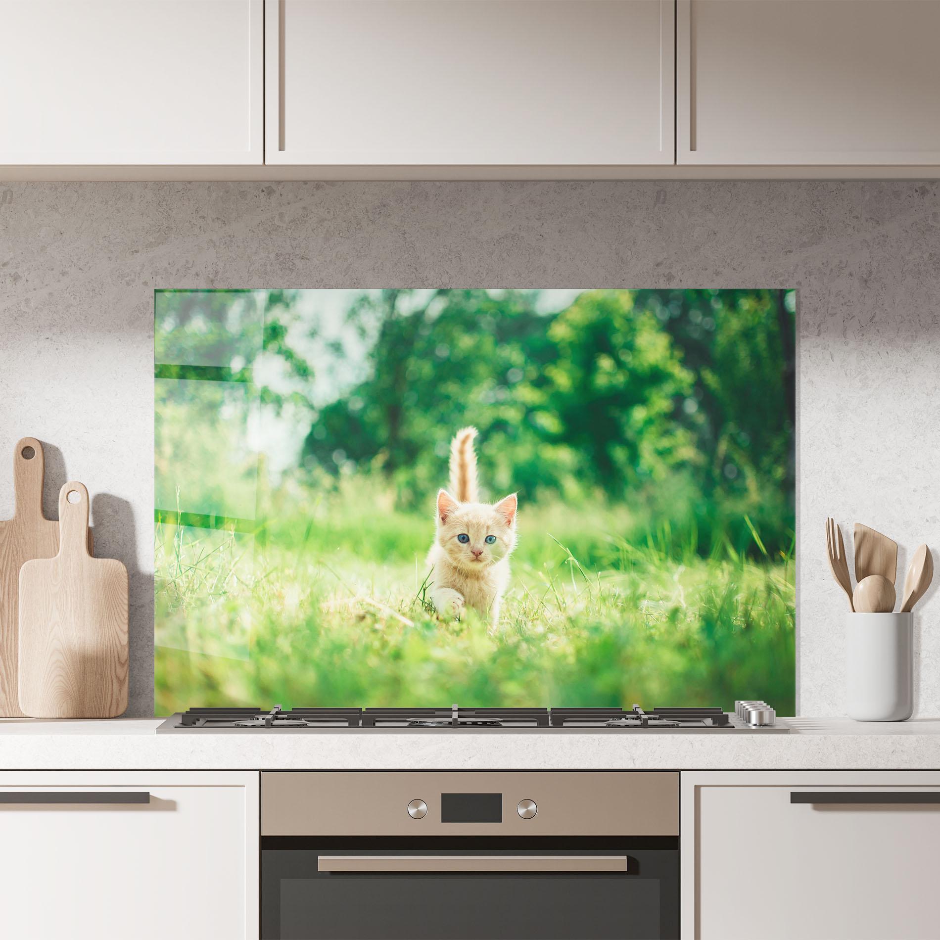 Panou Sticla Bucatarie Little Cute Cat mockup 7