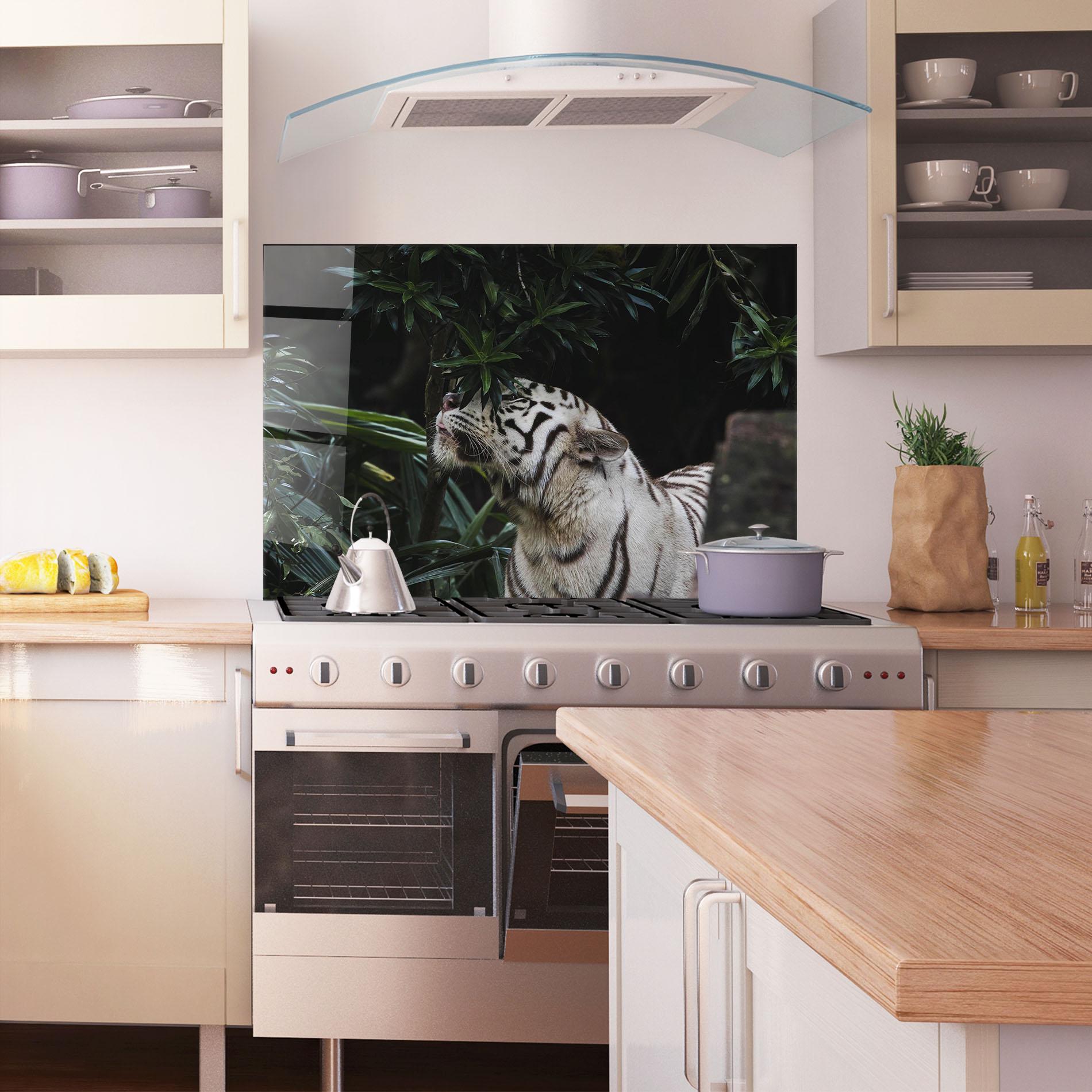 Panou Sticla Bucatarie White Tiger mockup 1