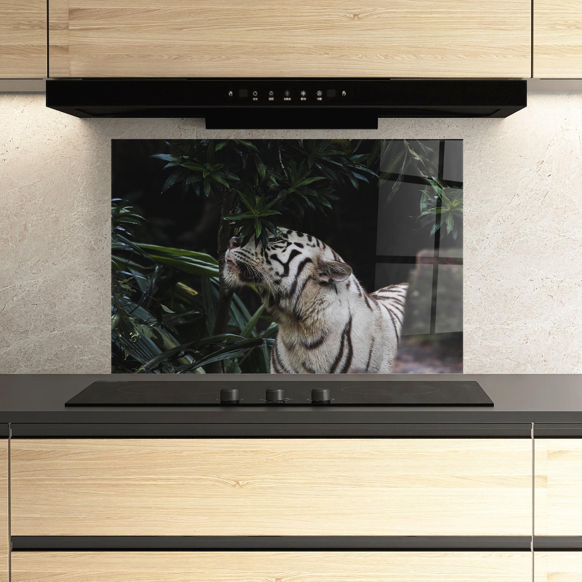 Panou Sticla Bucatarie White Tiger mockup 3