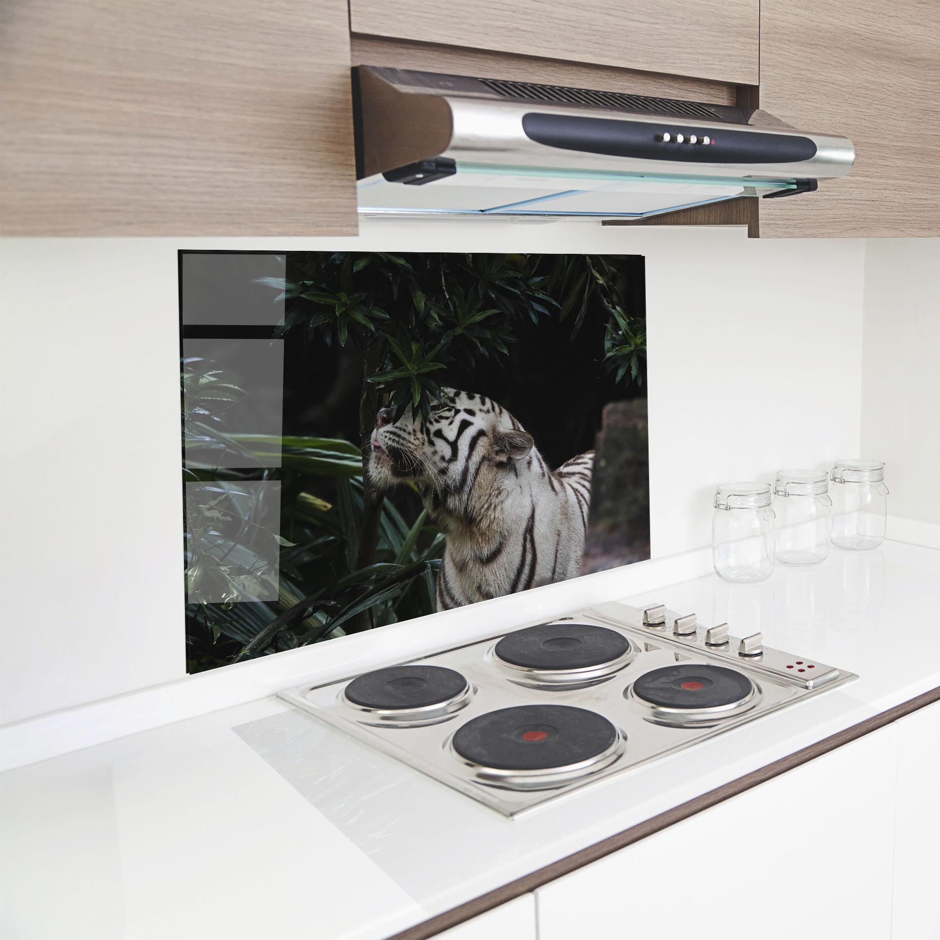 Panou Sticla Bucatarie White Tiger mockup 8