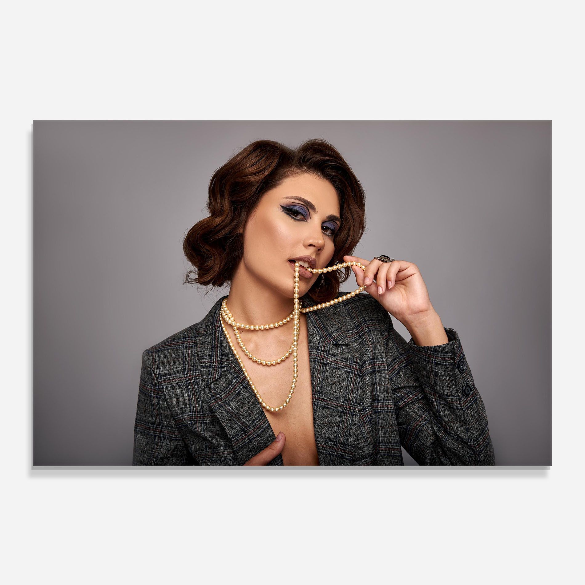 Gold Pearls mockup 0