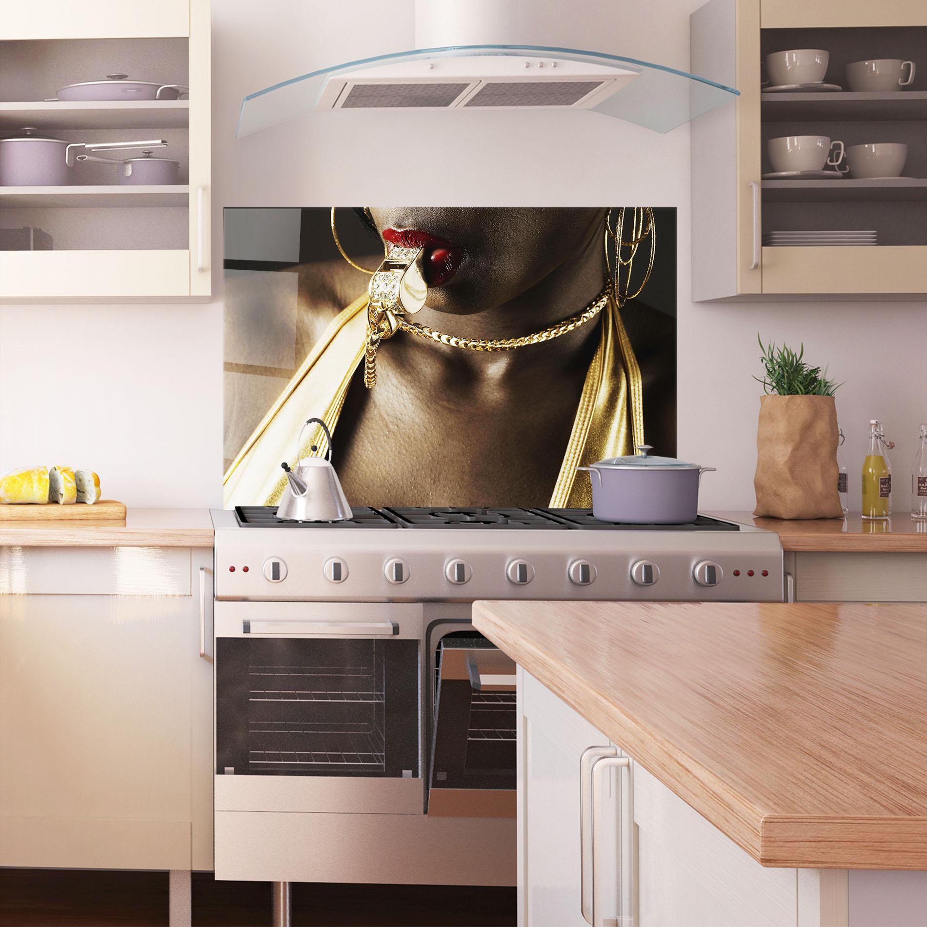 Panou Sticla Bucatarie Golden Whistle mockup 1