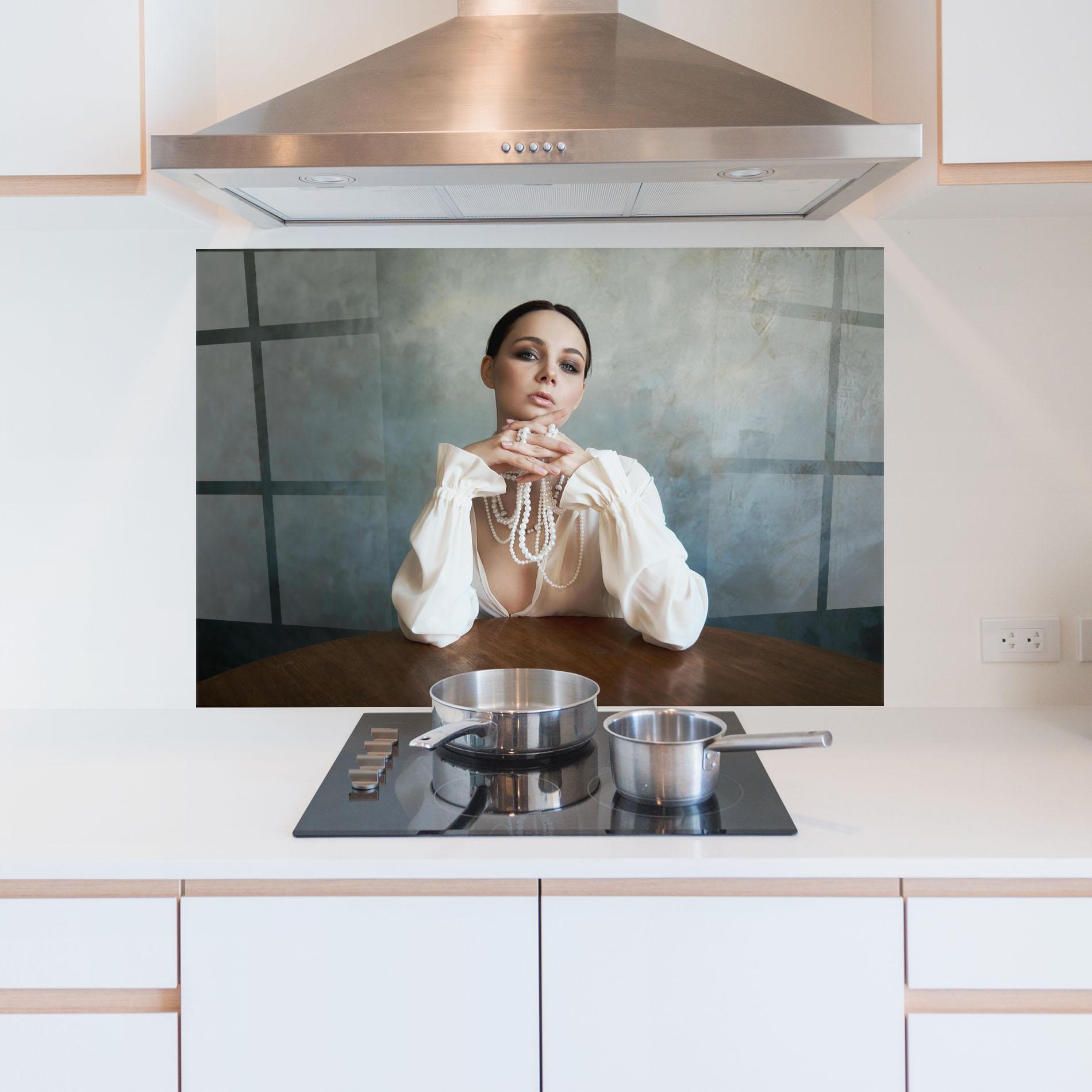 Panou Sticla Bucatarie Girl White Pearls mockup 5