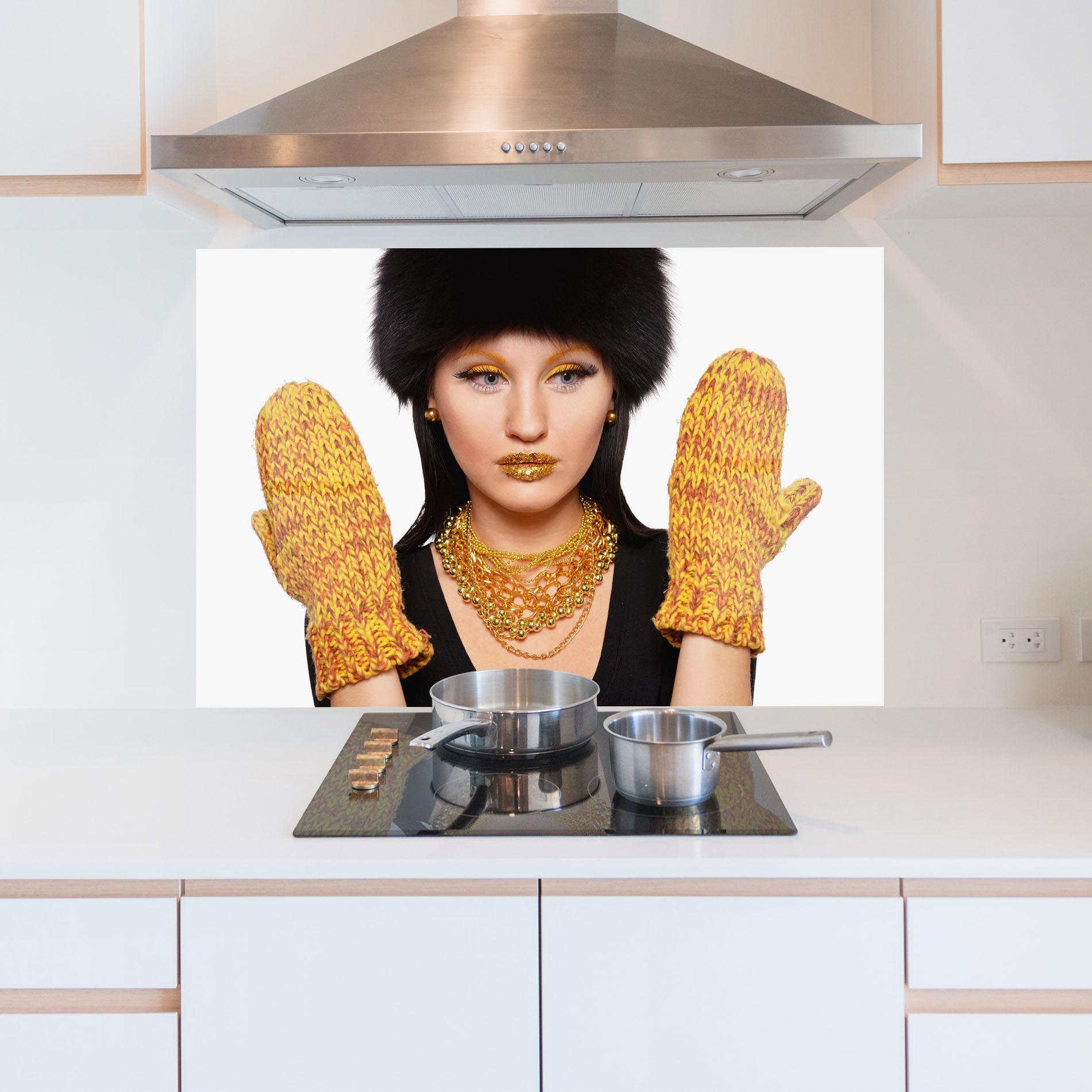 Panou Sticla Bucatarie Iteresting Gold Accessories mockup 5