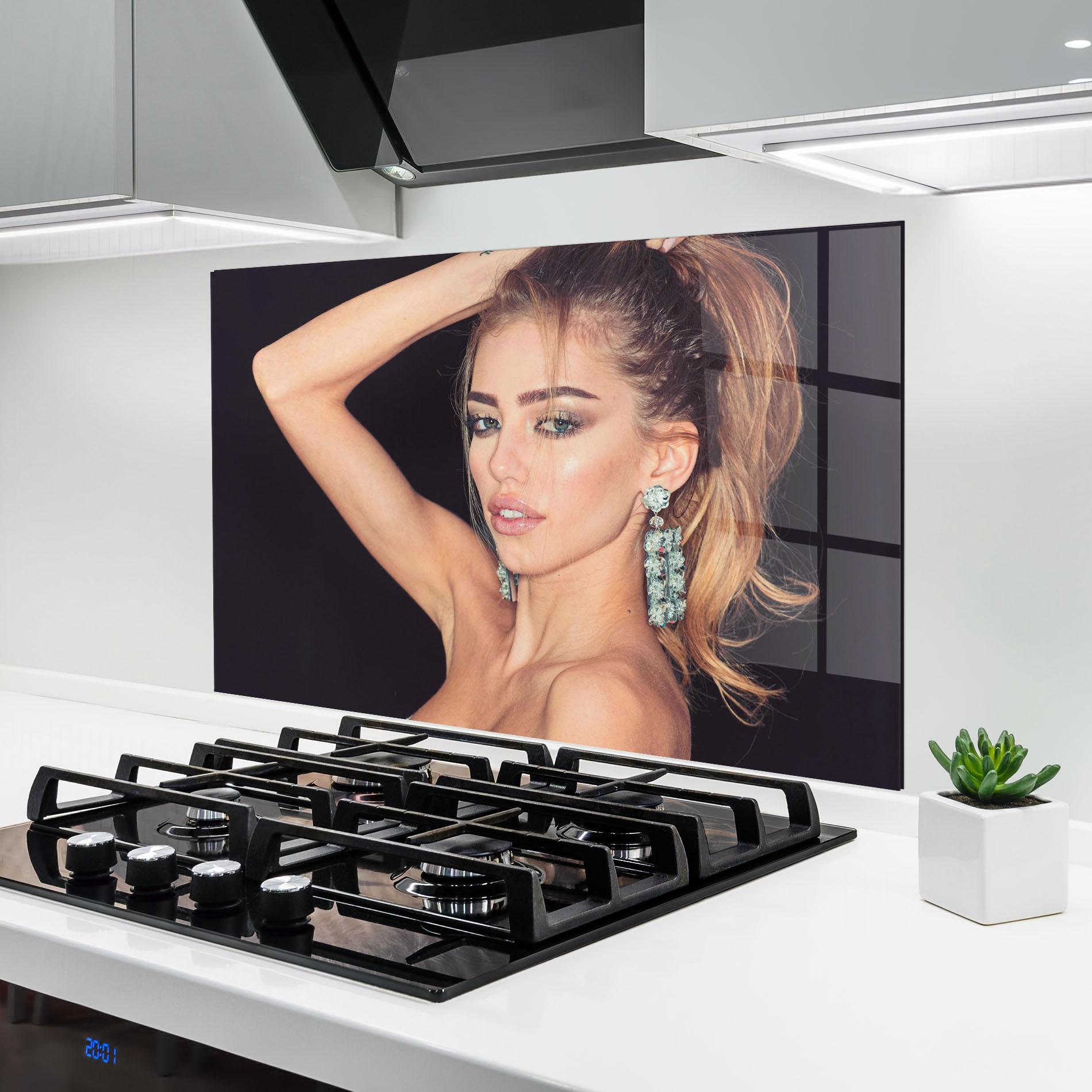 Panou Sticla Bucatarie Flower Earrings mockup 6