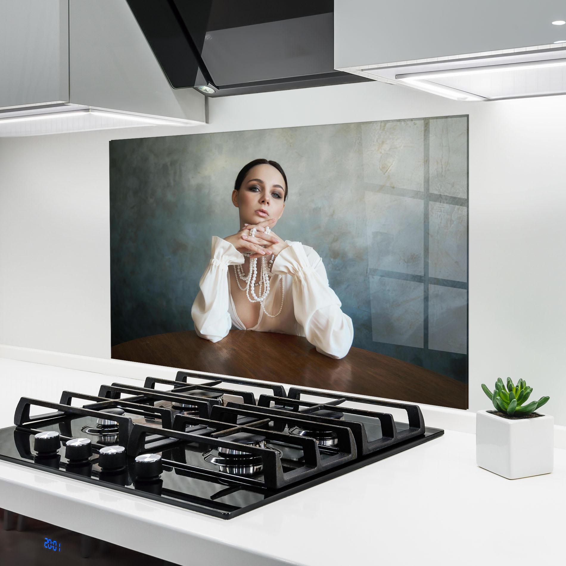 Panou Sticla Bucatarie Girl White Pearls mockup 6