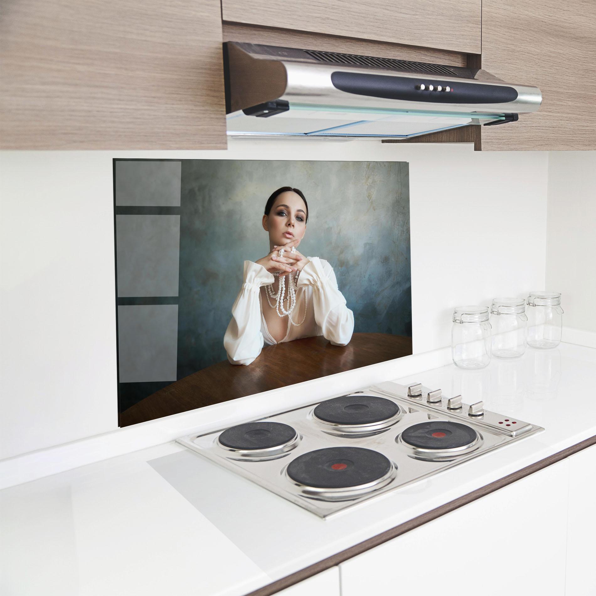 Panou Sticla Bucatarie Girl White Pearls mockup 8