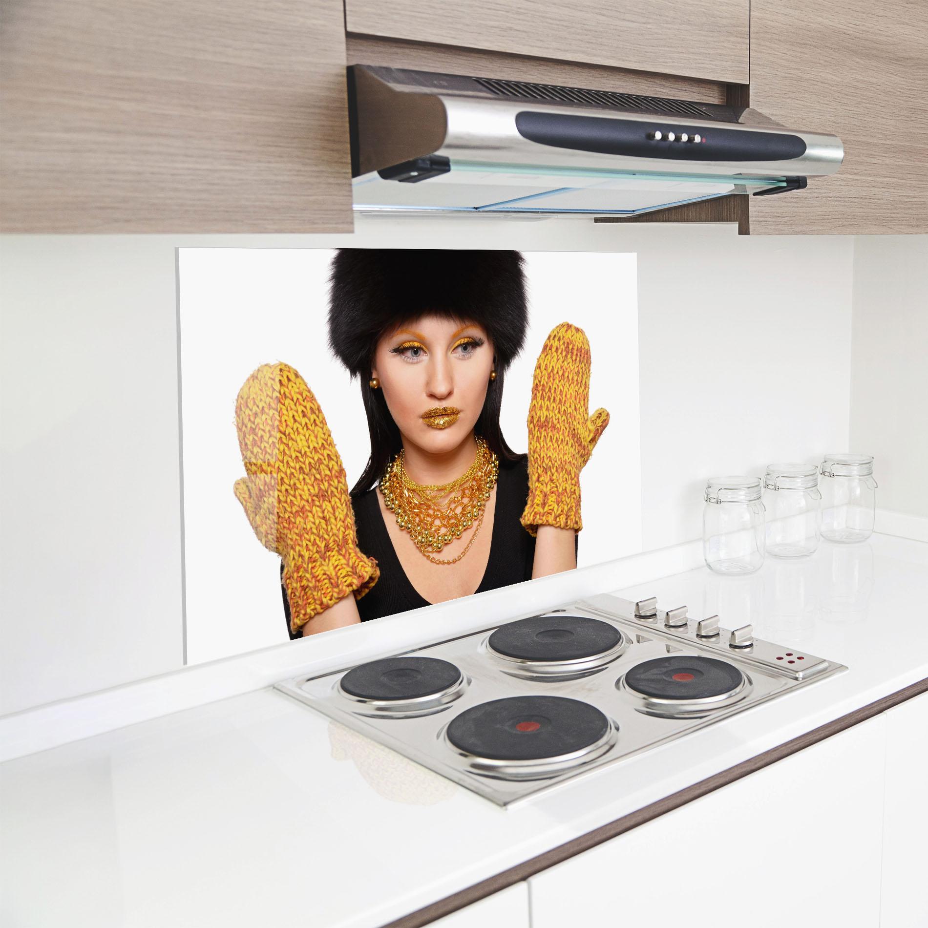 Panou Sticla Bucatarie Iteresting Gold Accessories mockup 8