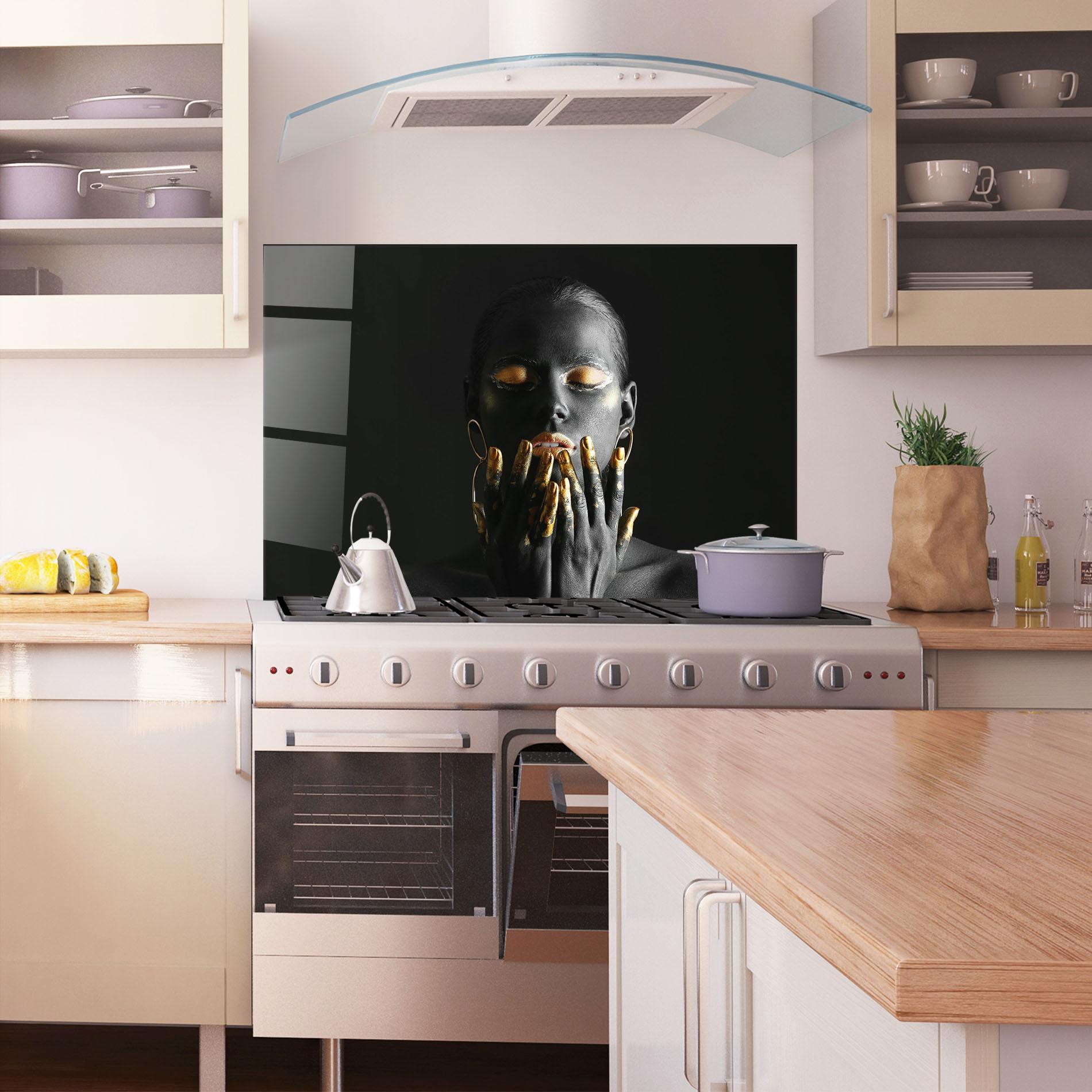 Panou Sticla Bucatarie Black Golden Makeup mockup 1