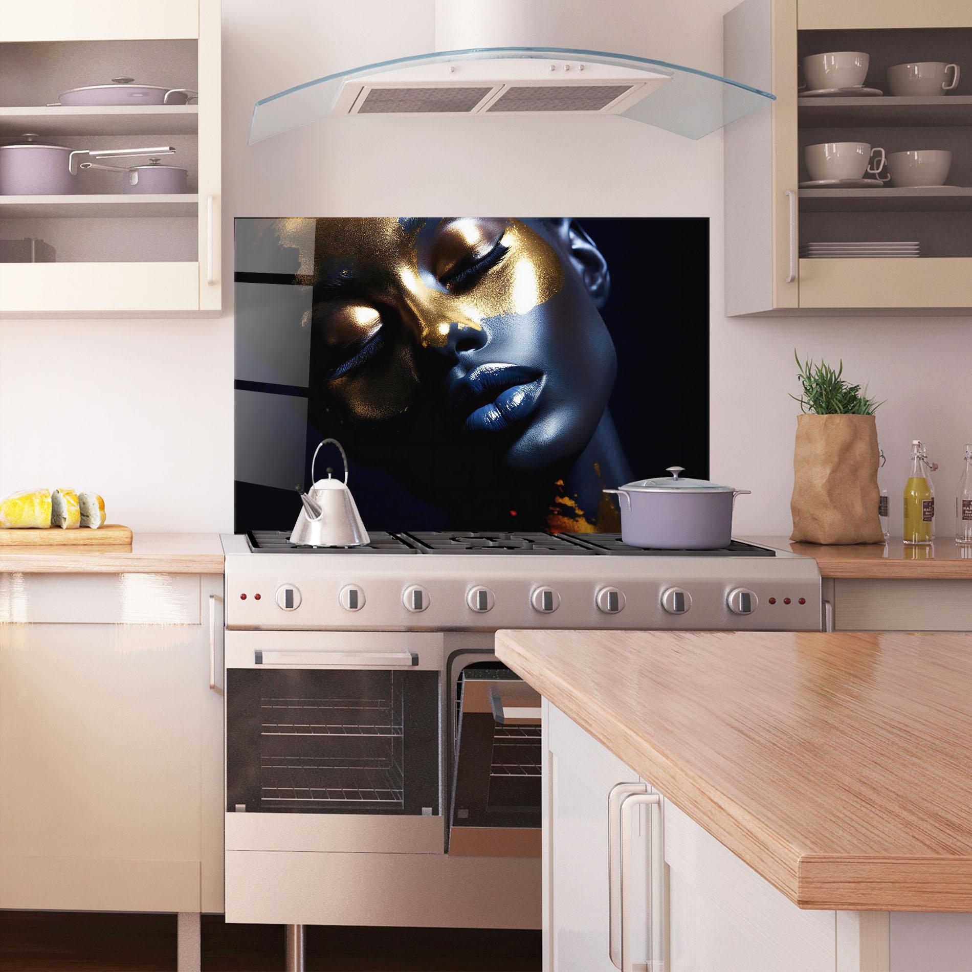 Panou Sticla Bucatarie Pretty Gold Makeup mockup 1