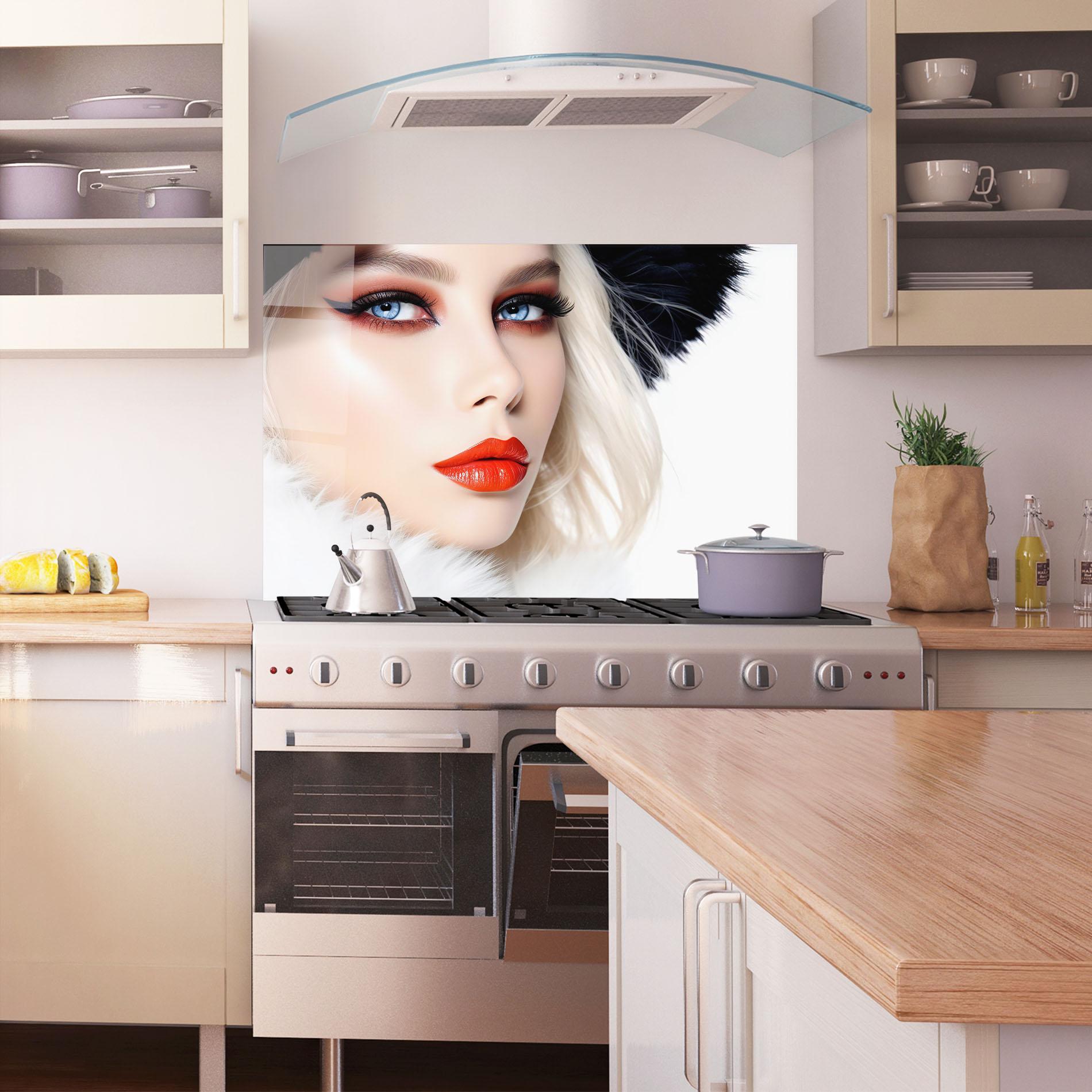 Panou Sticla Bucatarie White Hair Makeup mockup 1