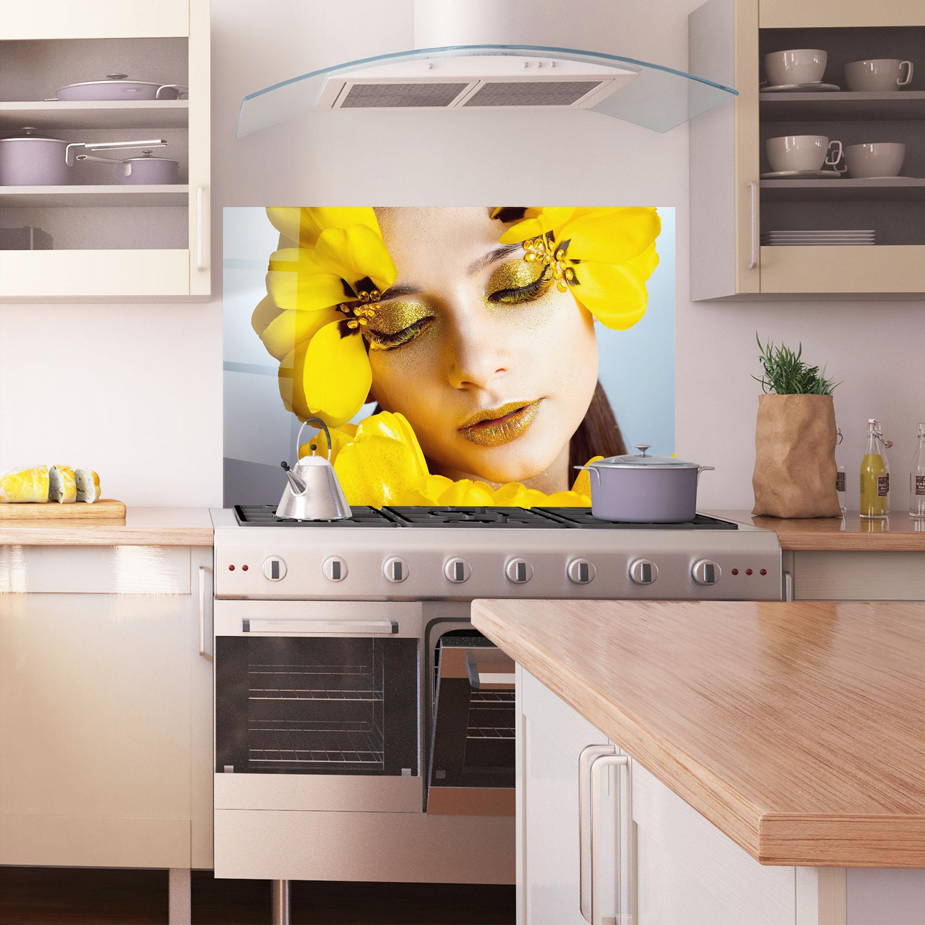 Panou Sticla Bucatarie Yellow Flowers Makeup mockup 1