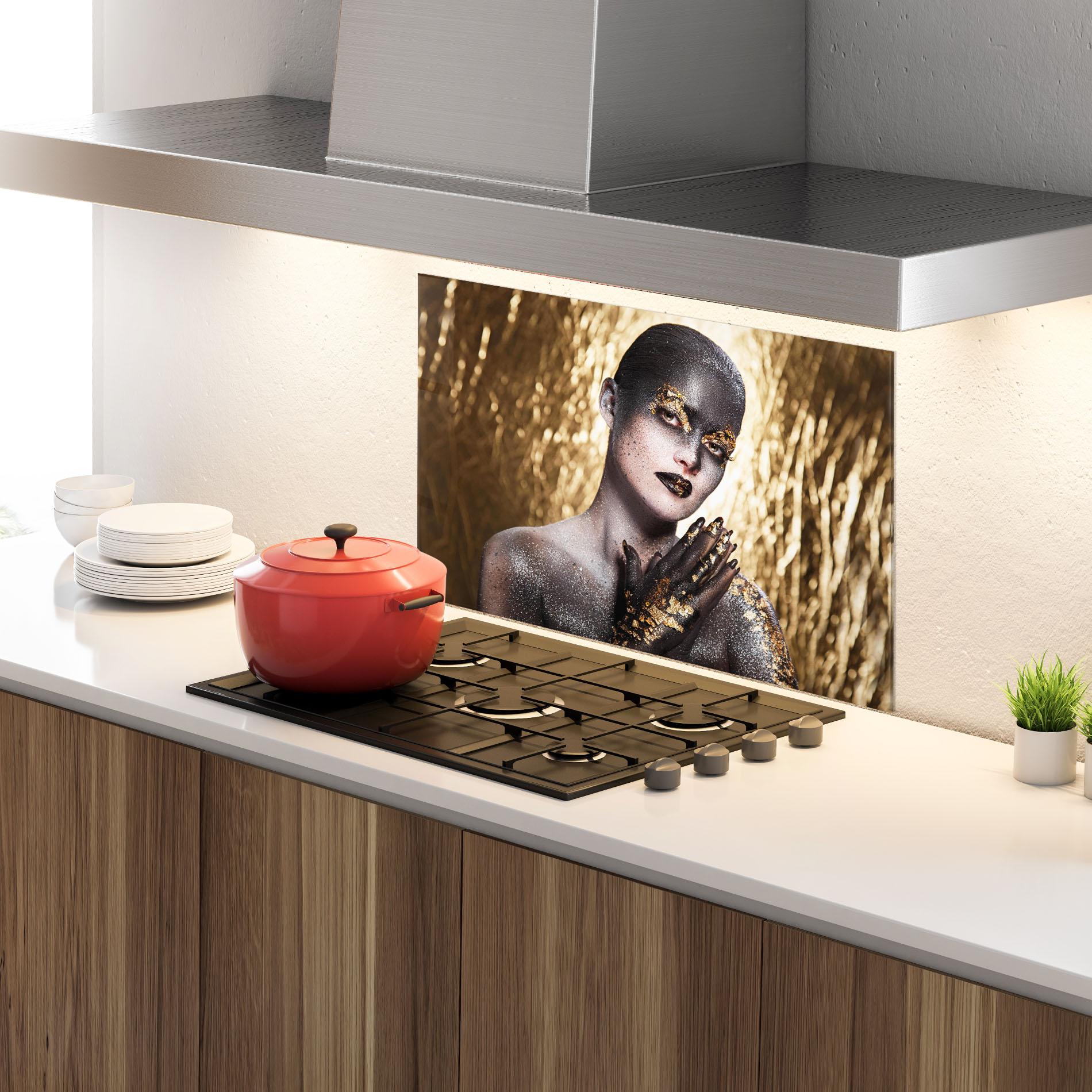 Panou Sticla Bucatarie Gold Artistic Makeup mockup 4