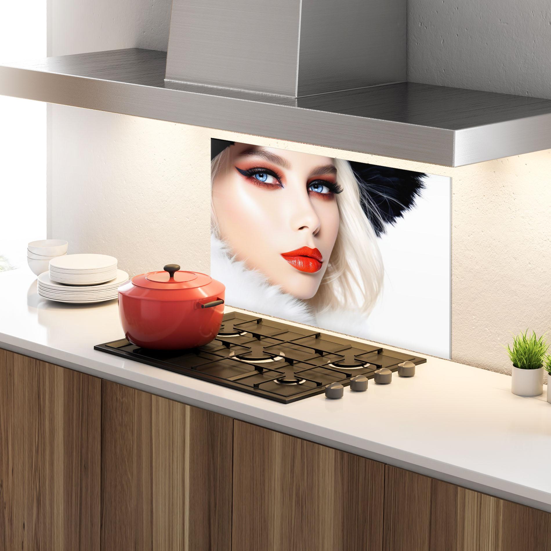 Panou Sticla Bucatarie White Hair Makeup mockup 4