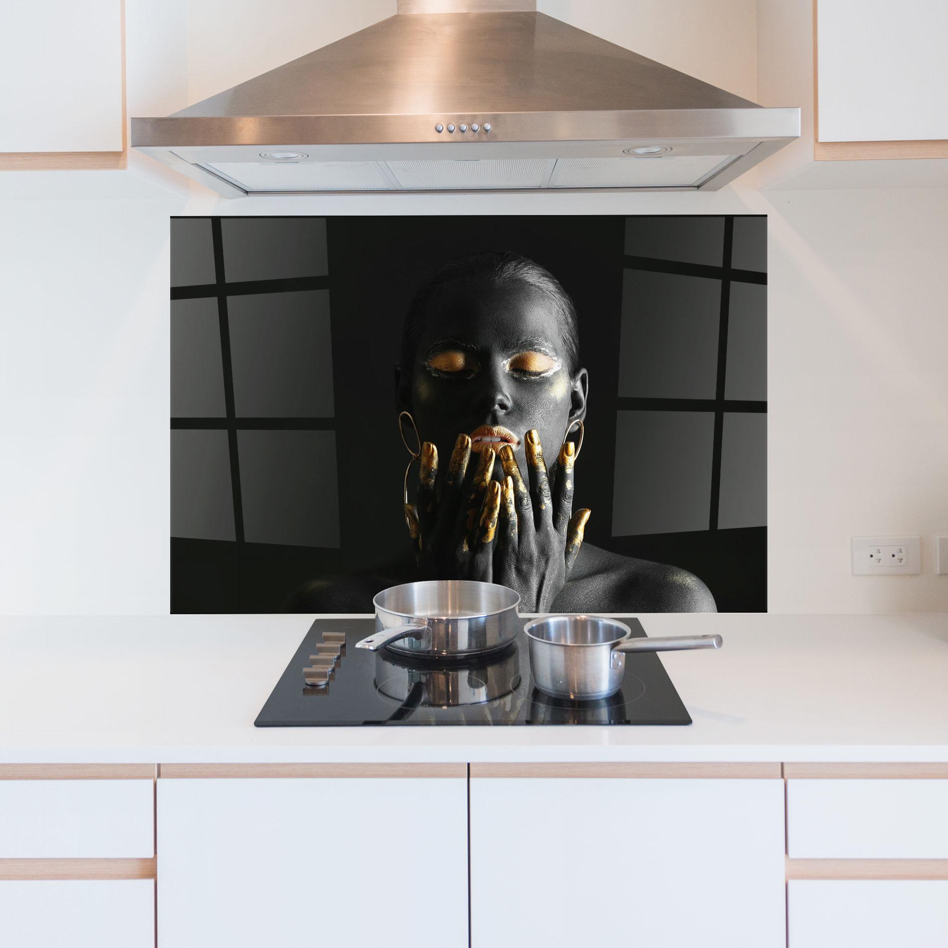Panou Sticla Bucatarie Black Golden Makeup mockup 5